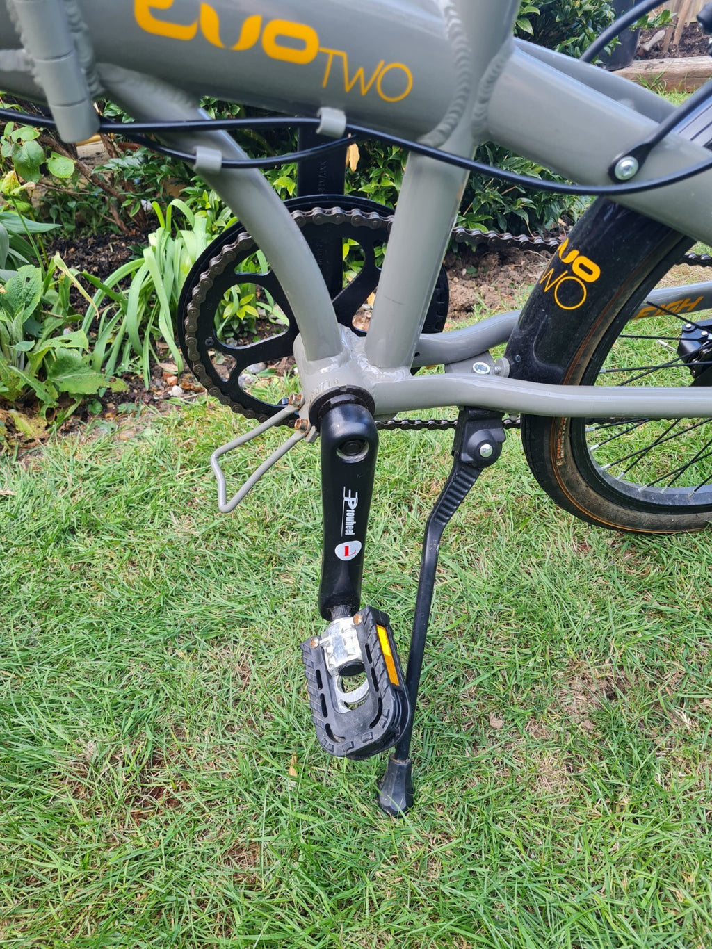 Raleigh Evo Two Folding Bike.  (Two Bikes Available - Collection only: KT22)