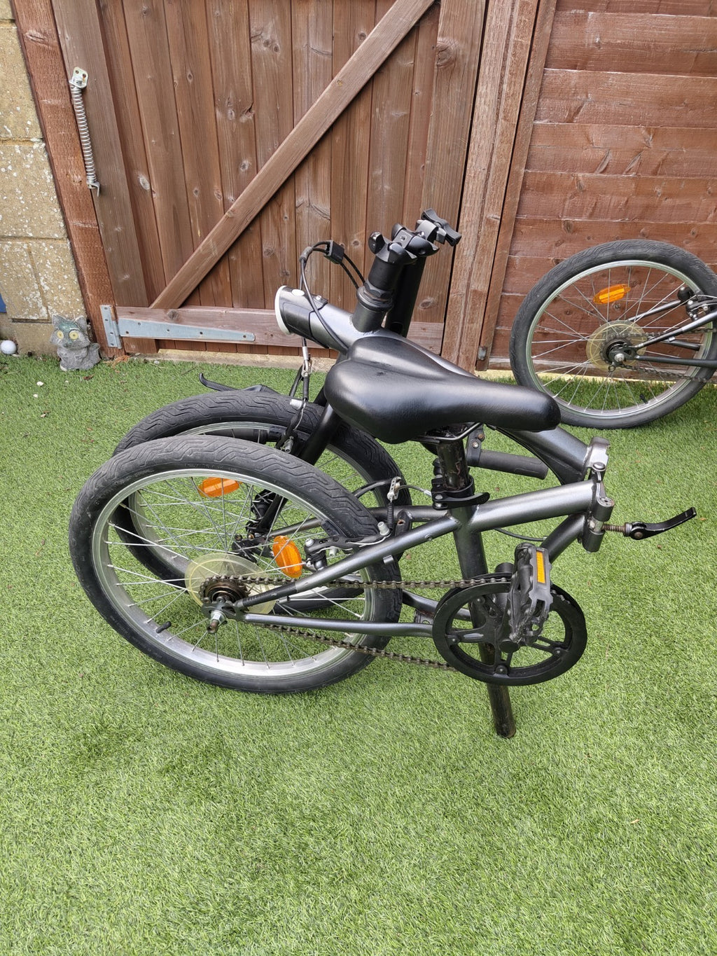 B'TWIN Folding Bike 20" Wheel - Compact Foldable Bicycle - Great Condition