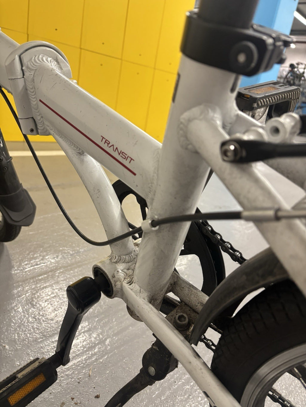 Carrera Transit Lightweight Folding Bike 6061 T6 Aluminium White Colour