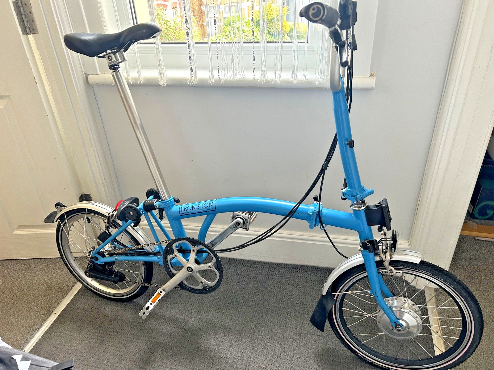Brompton M6R Folding Bike – Arctic Blue
