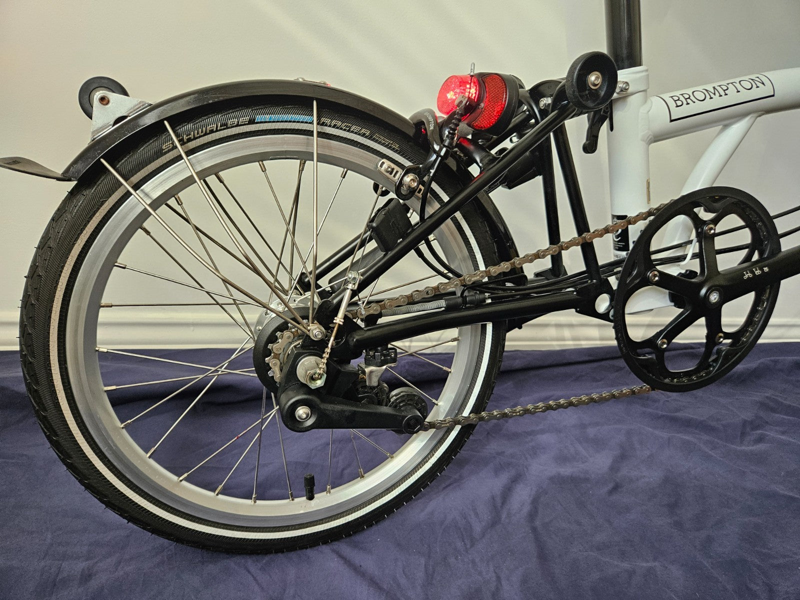 Brompton M6L - 6 Speed - C Line - Mid- White - VGC