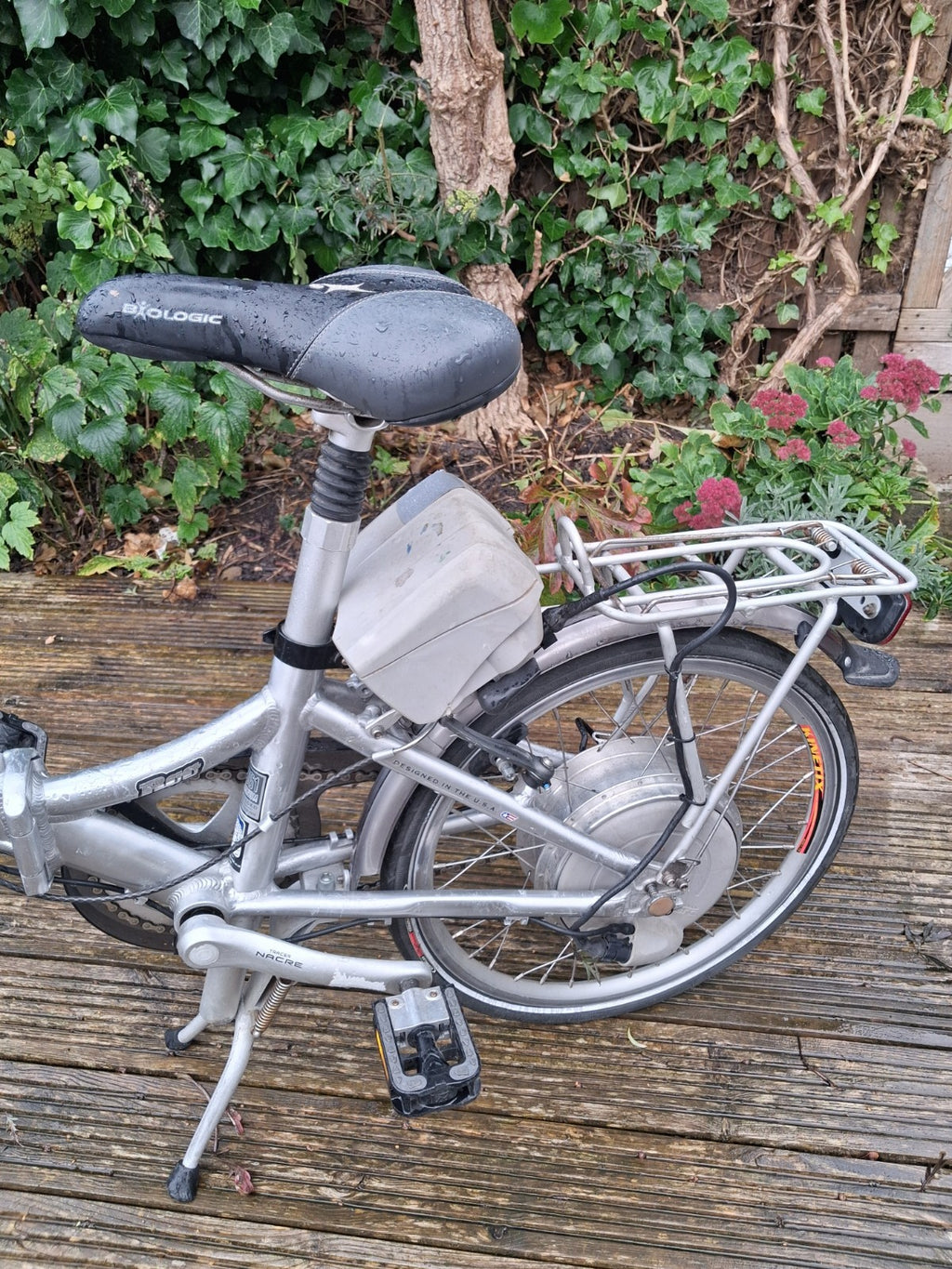 Dahon Neco 20in Folding Bike Silver Rear Rack Mudguards Kickstand V-Brakes
