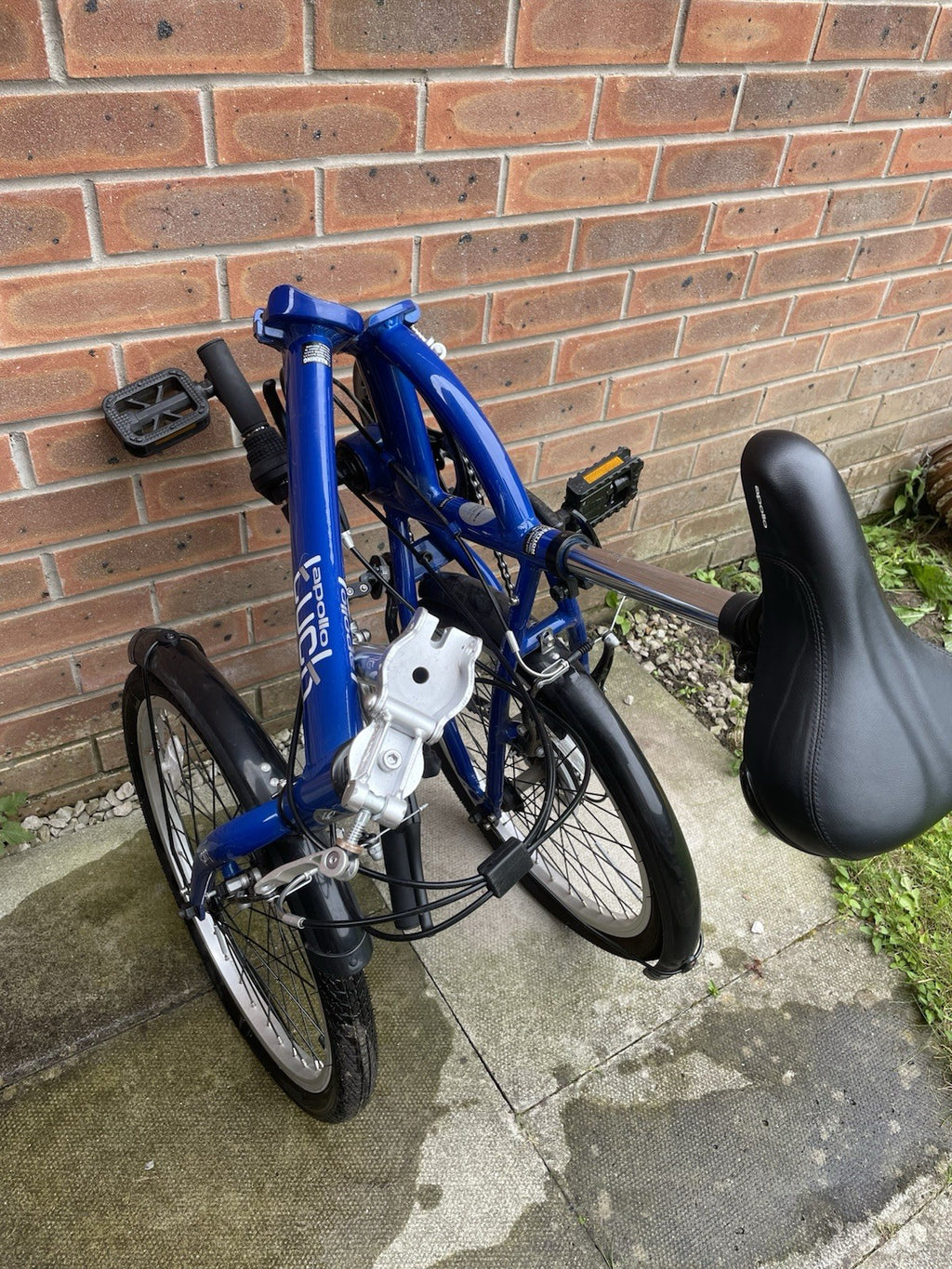 Apollo Tuck Folding Bike 20" Wheels, 6 speed, Blue