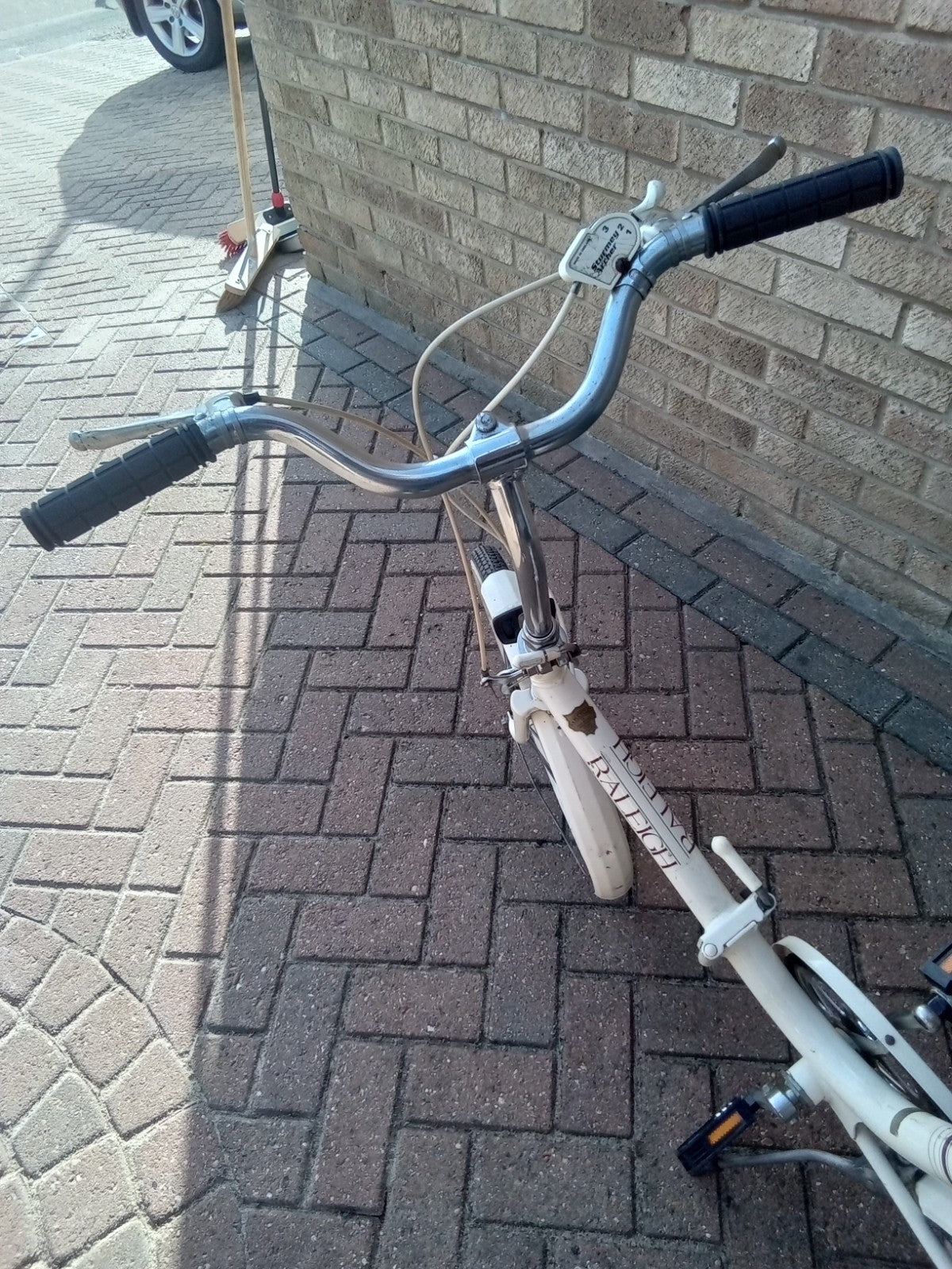 raleigh compact