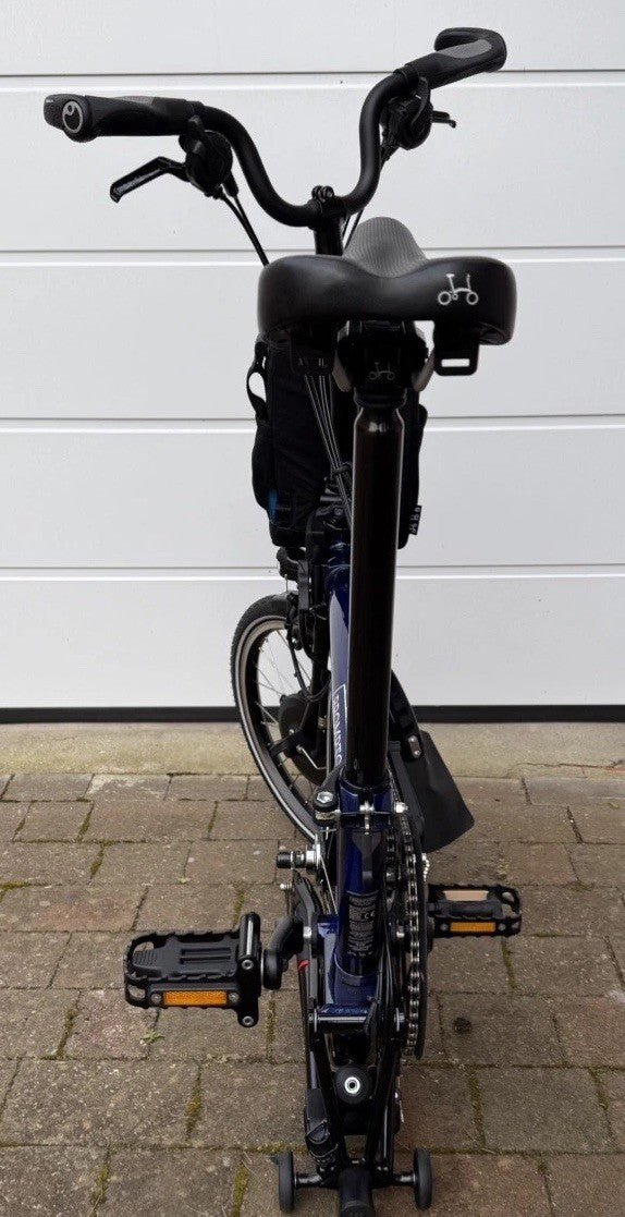 Brompton - C Line E-Folding Bike - M6L -Bolt Blue Lacquer - Near Mint Condition
