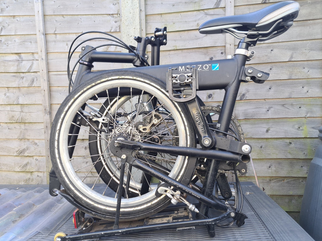 Mezzo D9 Folding Bike with commuter bag