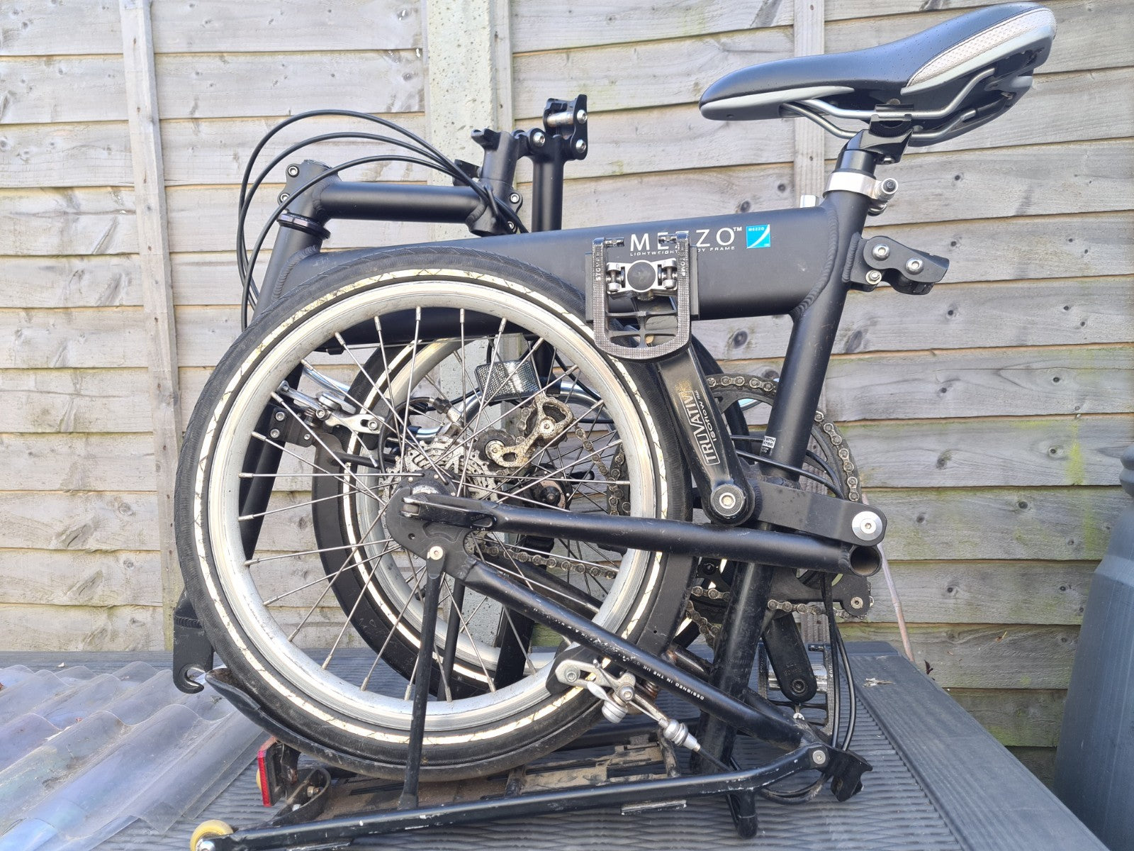 Mezzo D9 Folding Bike with commuter bag