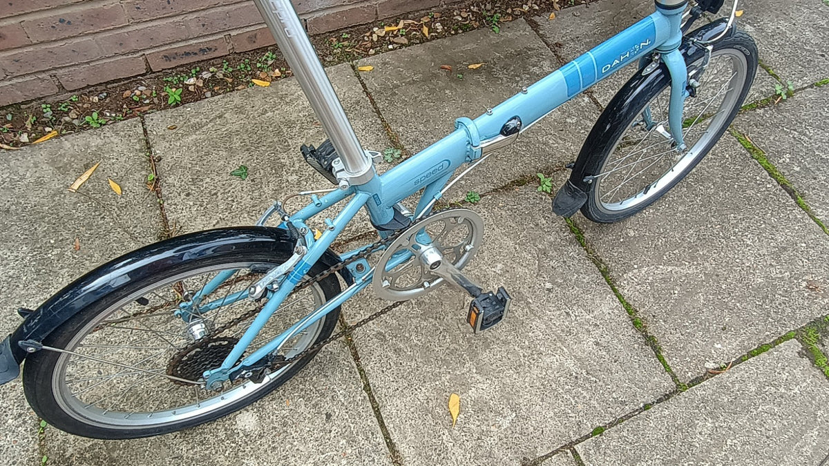 Dahon  Speed 7 Lightweight Ladies Folding Bike 20in, Mudguards, Kickstand