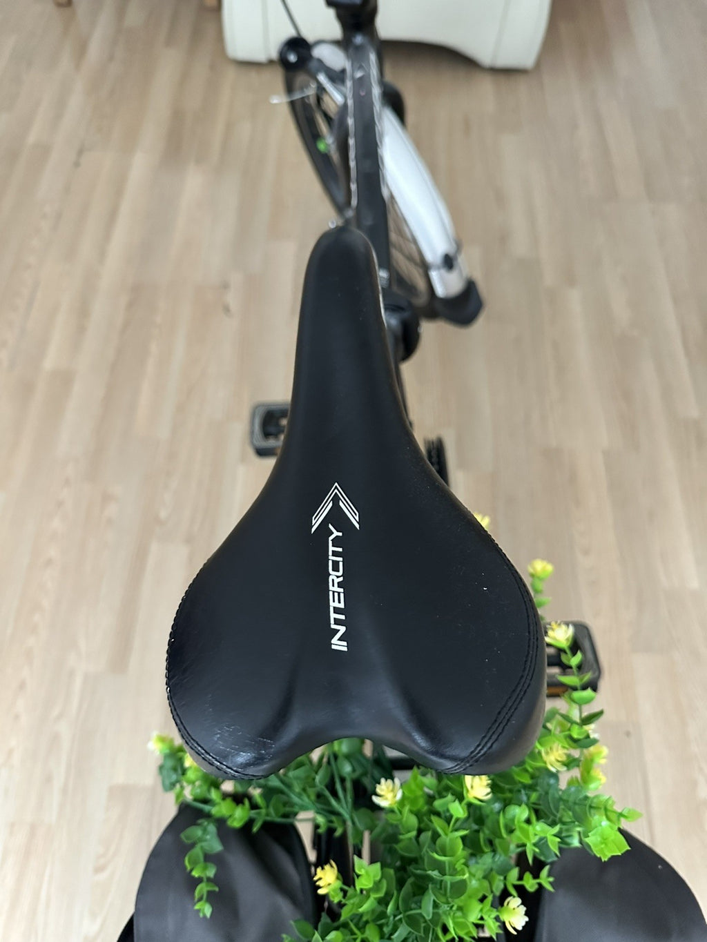 Carrera Intercity 20in Folding Bike Black/Silver Rear Rack Mudguards V-Brake