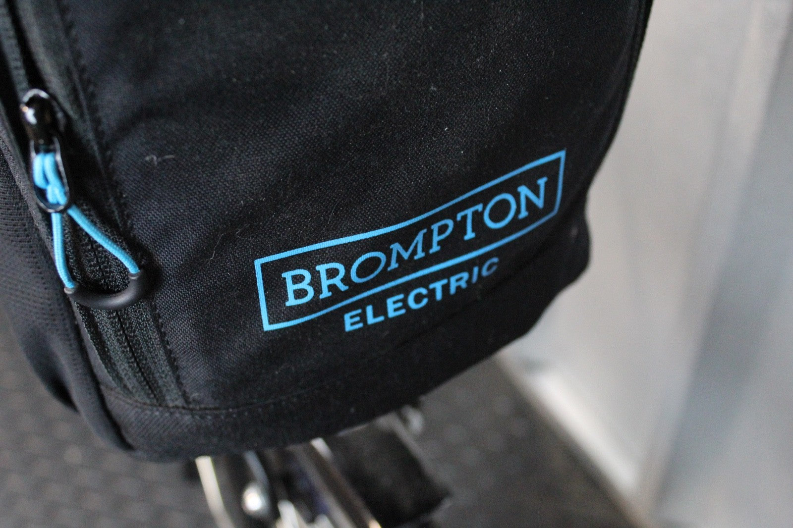 Brompton C-Line Electric 6 Speed Bolt Blue Lacquer - Lightly Used
