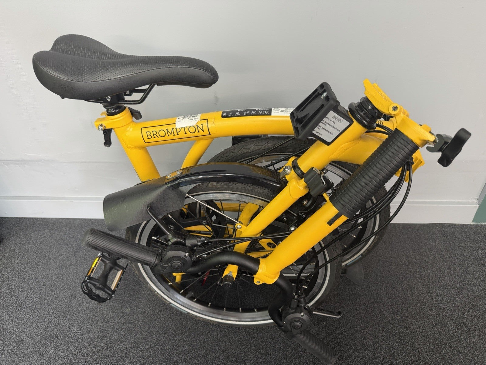 Brompton C Line 6 Speed Folding Bike Bumblebee Yellow Brand New Condition
