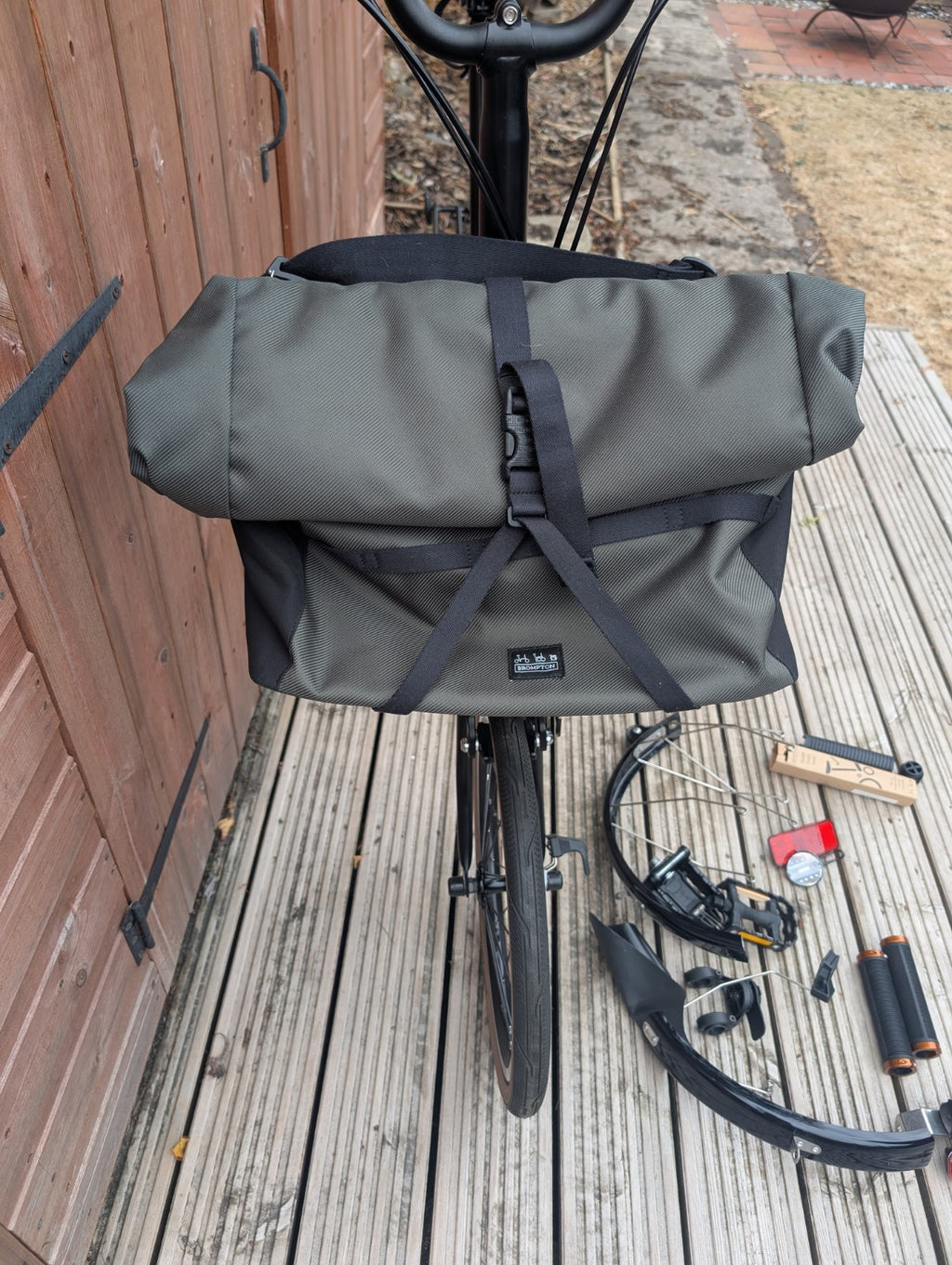 Brompton C Line Explore 6-Speed Black Lacquer Mid