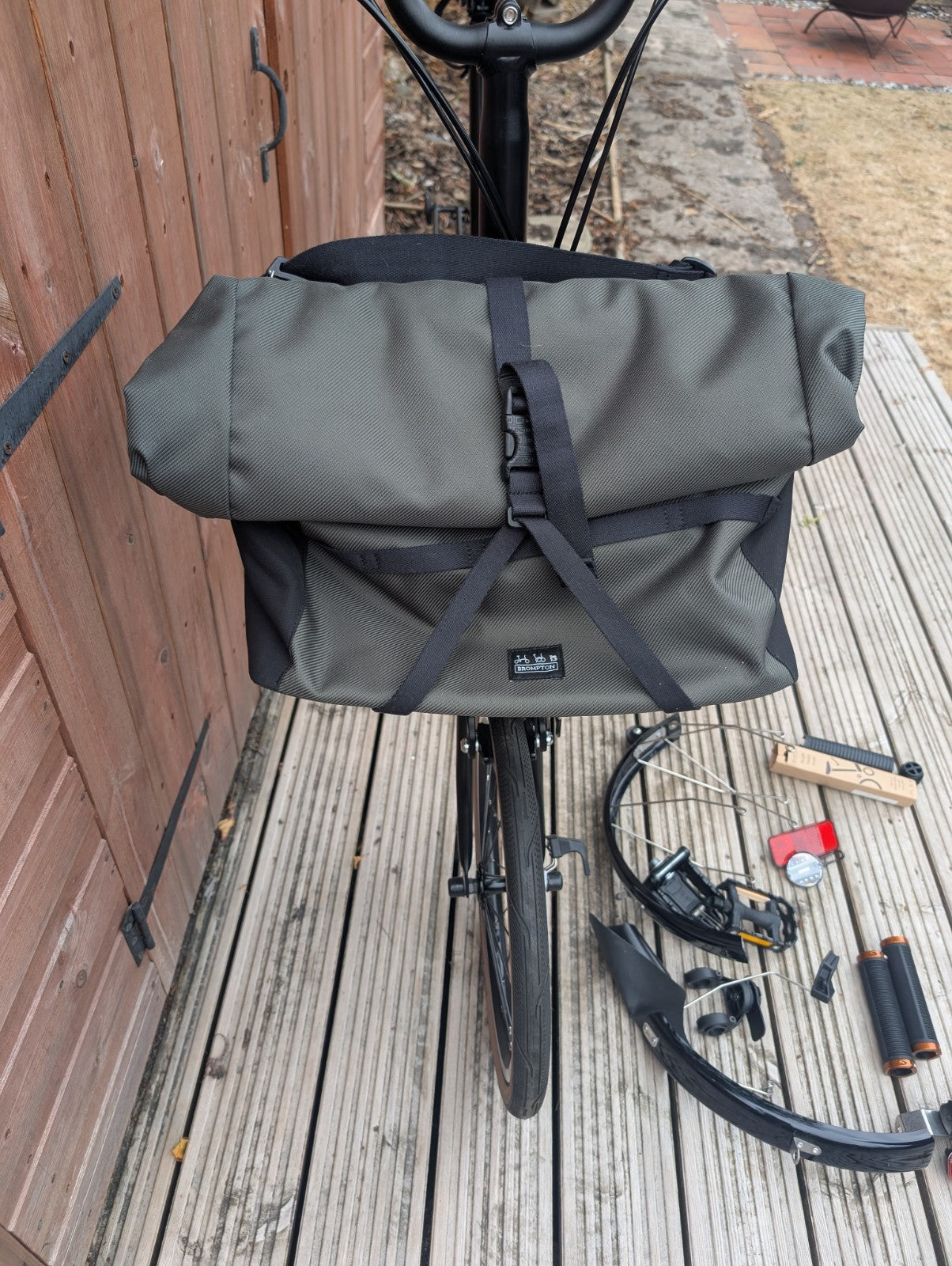 Brompton C Line Explore 6-Speed Black Lacquer Mid