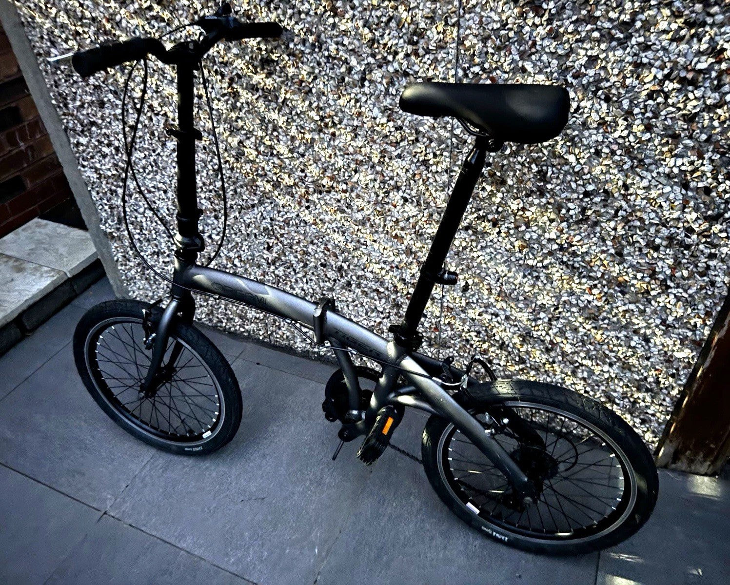 Tiger Origami Folding Commuter Bike. 6 Speed, 20 inch wheels.