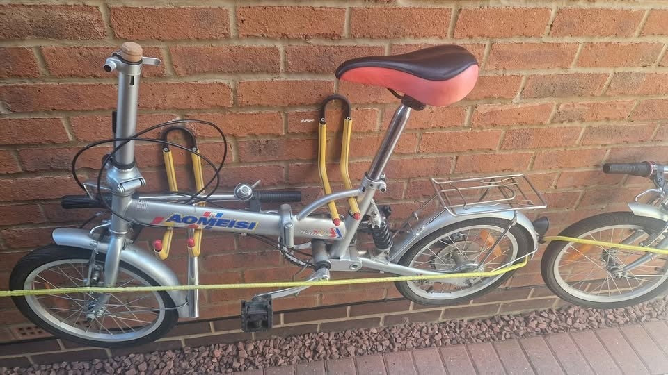 Aoemesi Hanker Folding Bike Brompton Style amazing for camping, holidays etc.