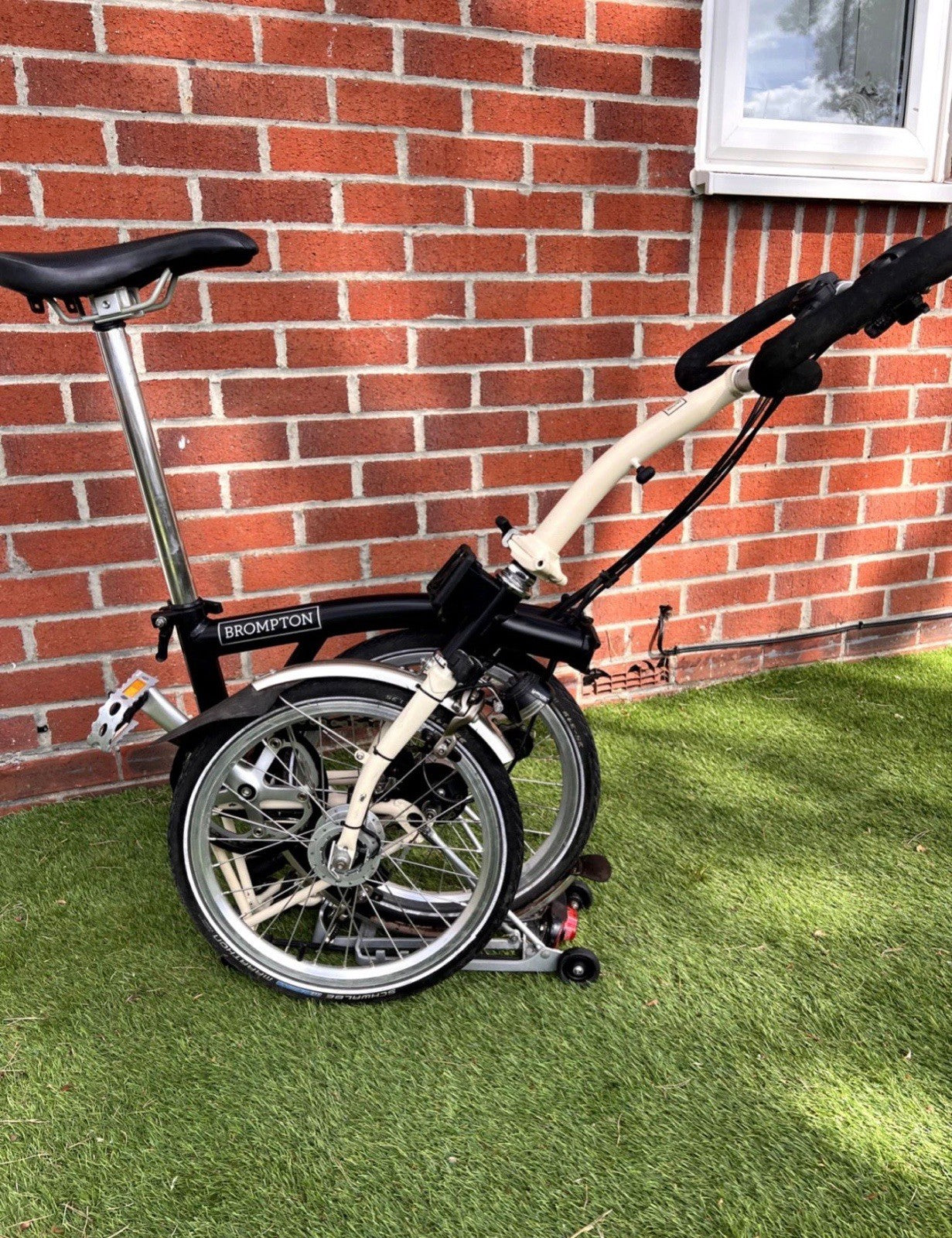 Brompton P6R folding bicycle Black/Cream