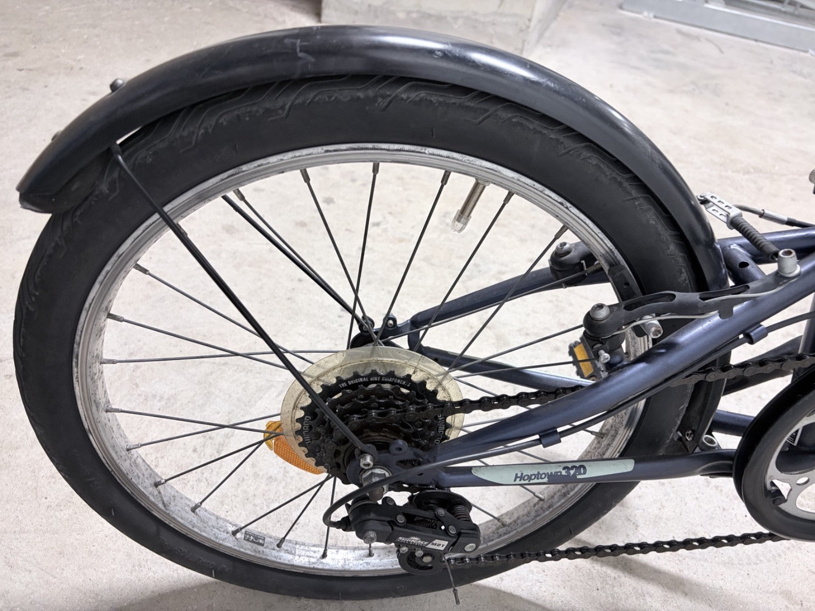 B'Twin Folding Bike 20” 6 Speed - Battersea, London