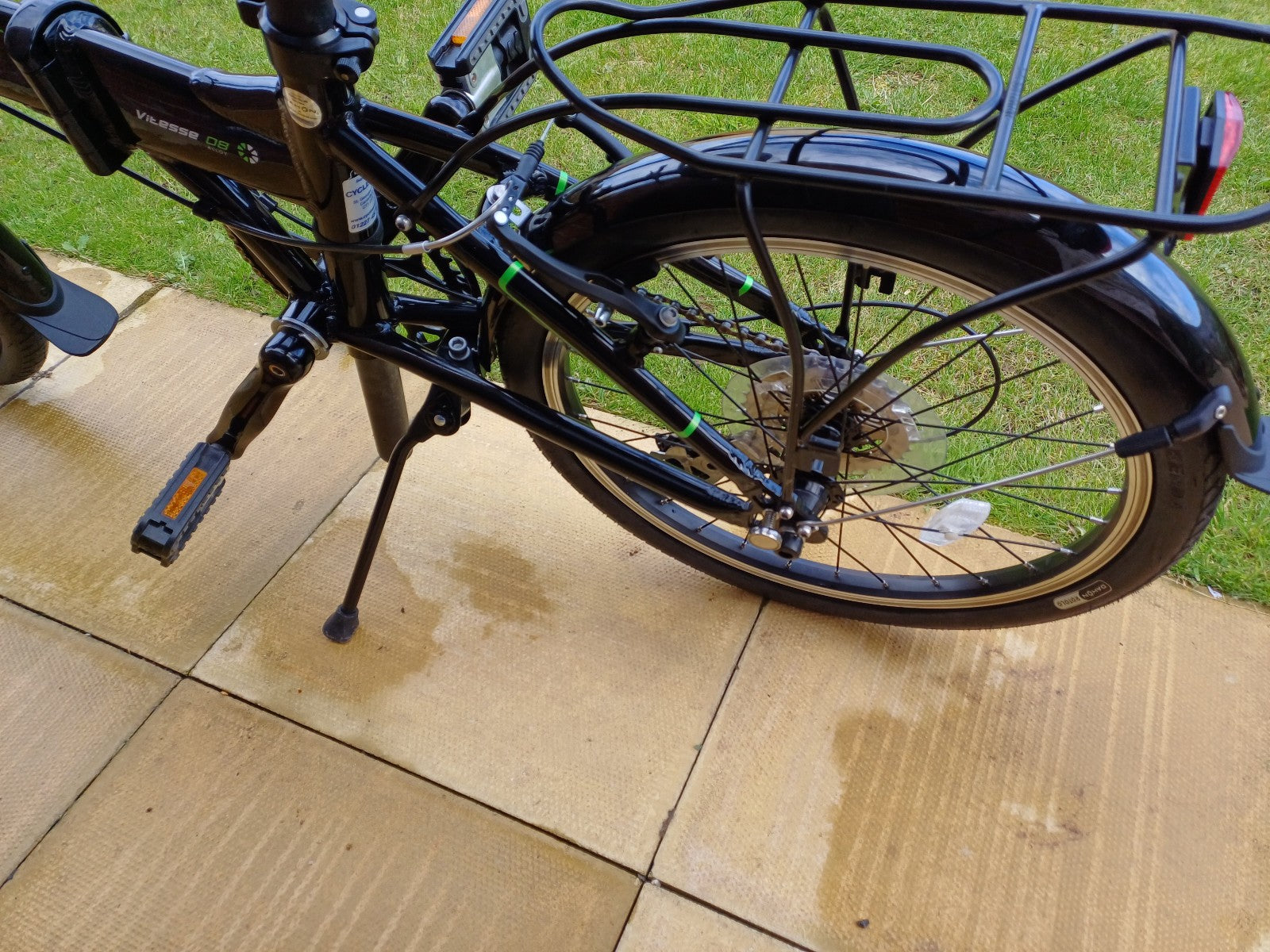 Dahon Vitesse Alloy D8 folding commuter bike, Obsidian black,  superb Condition
