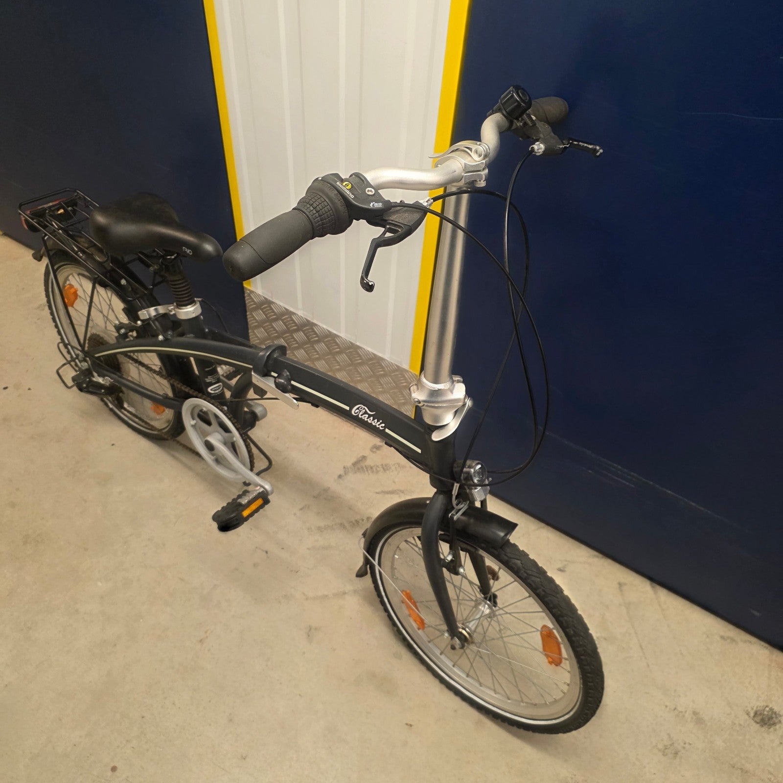 Classic Folding Bike + Carry Bag / 20" Wheels/ 7 Speed / Padded Saddle