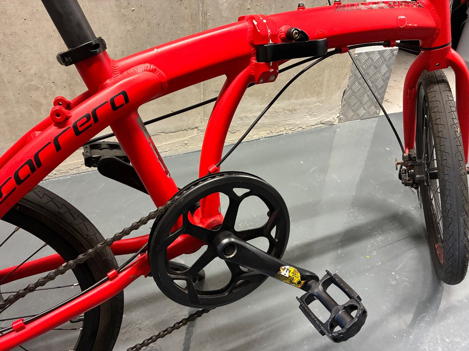 Carrera Intercity 8-Speed Folding Bike with Disc Brakes - Fair Condition