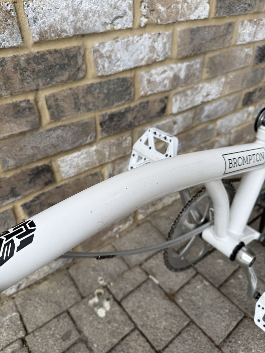 Brompton White Superlight Titanium S2E-X + OVER £400 UPGRADES - WORLDWIDE SHIP