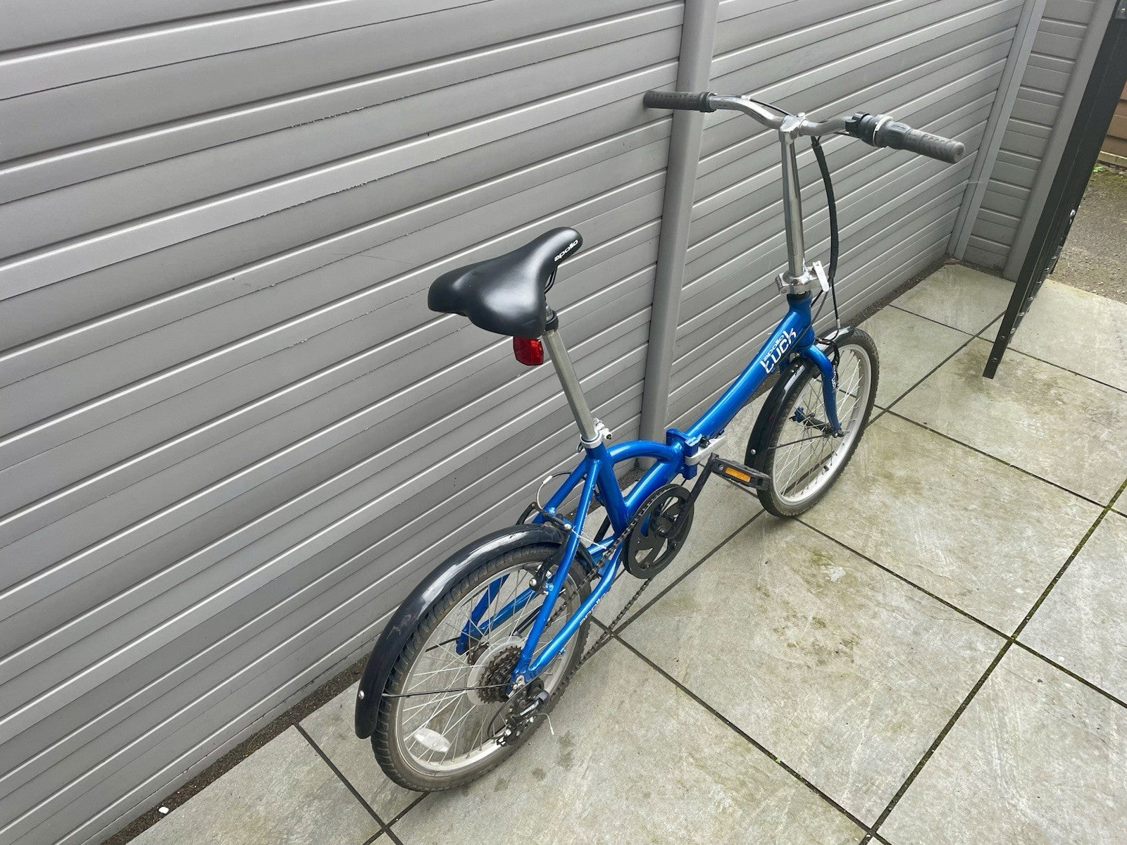 Apollo Tuck Folding Bike 20" 6-Speed