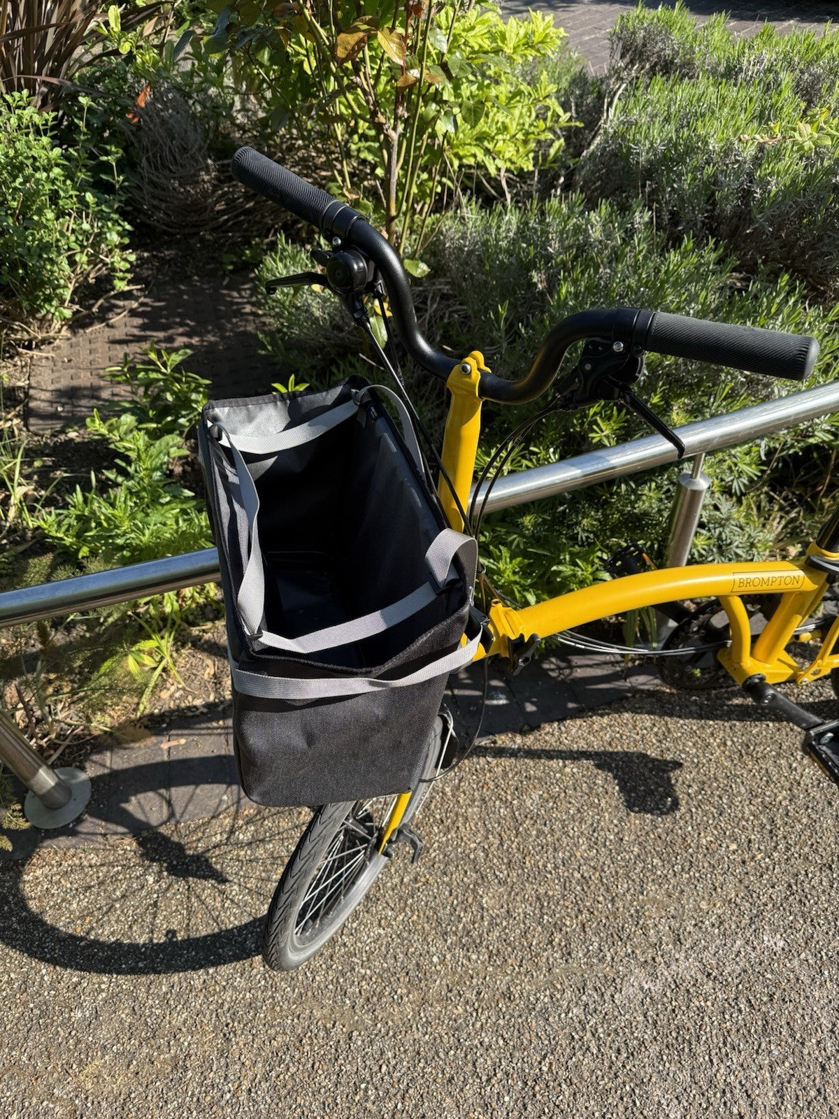 BROMPTON C LINE 12-SPEED FOLDING BIKE 2025 IN BUMBLEBEE YELLOW