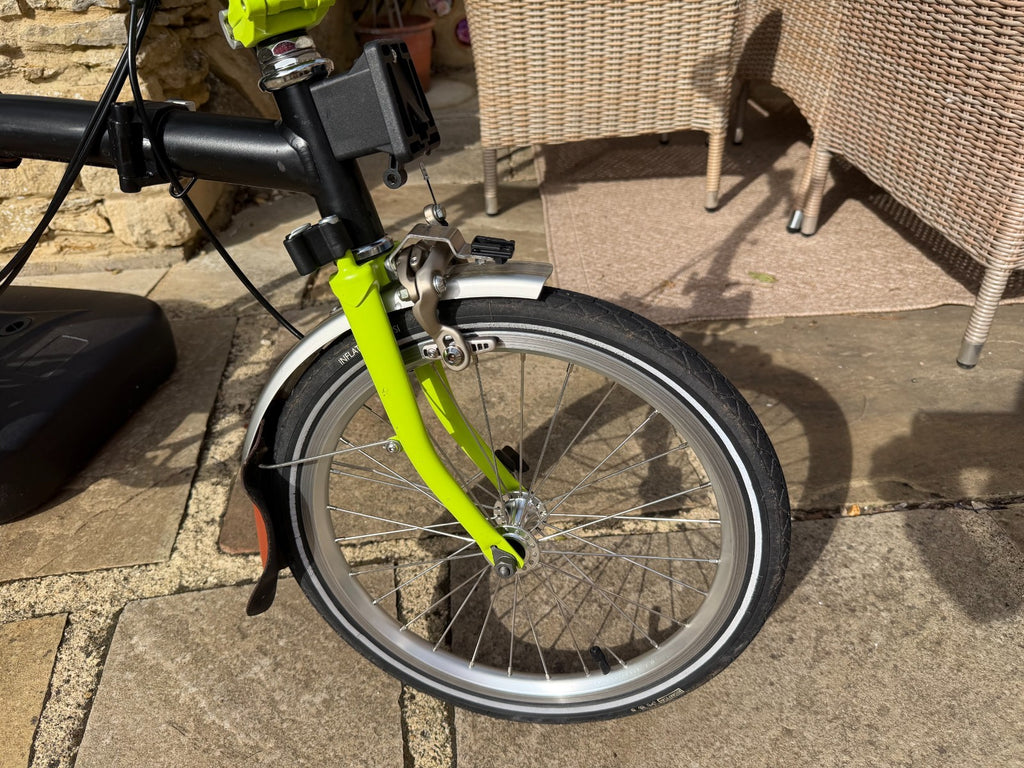 Brompton Bike 2-speed - Green & Black, Brookes saddle, leather accessories,