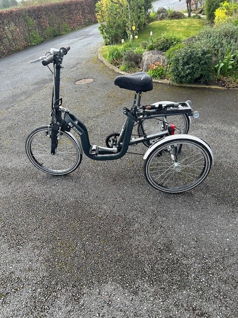 Di Blasi R32 Adult Folding Tricycles ( two number) will seperate.