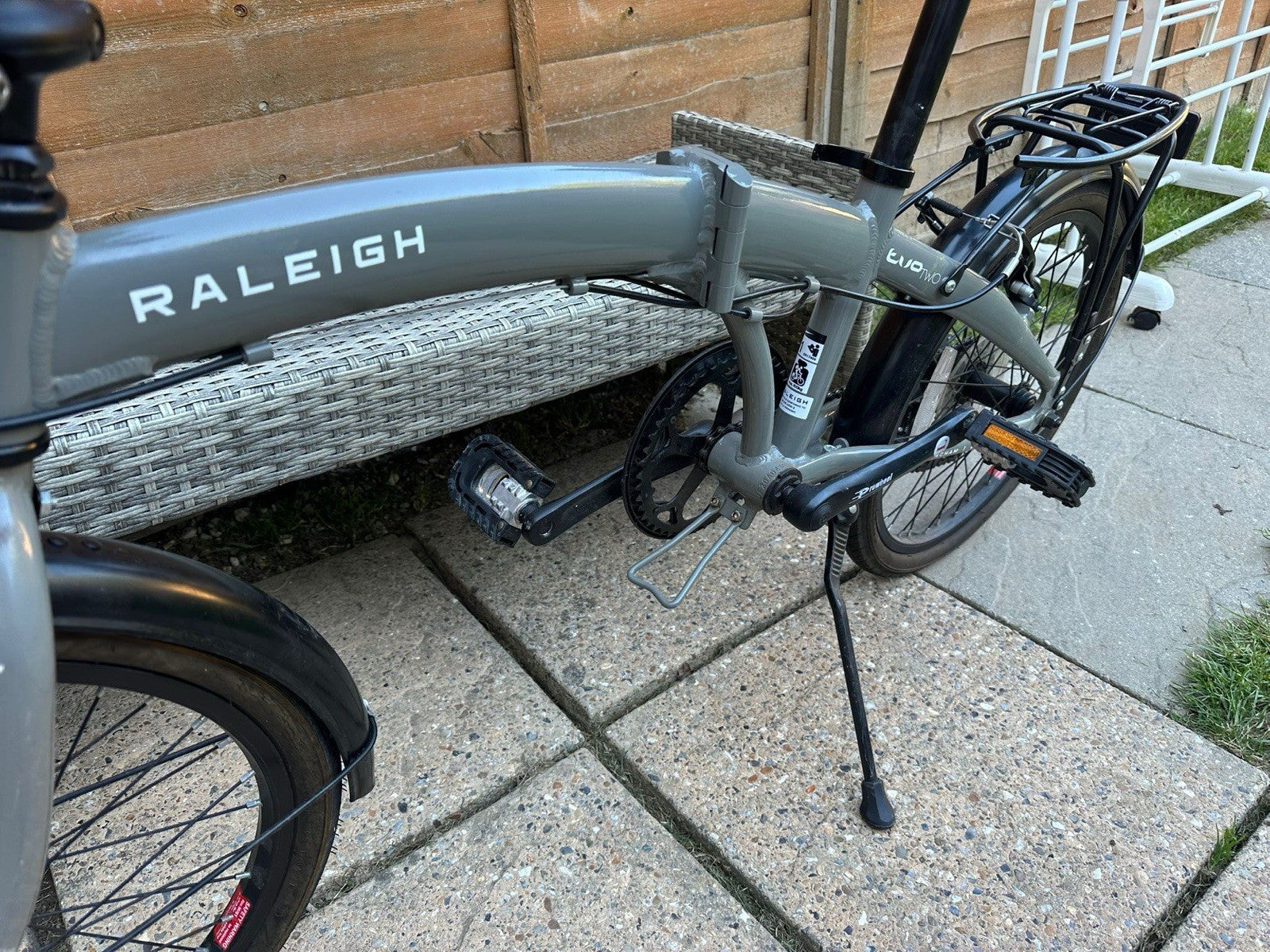 Raleigh Evo 2 Fold Up Grey Commuter Bike Excellent Condition Collection Only
