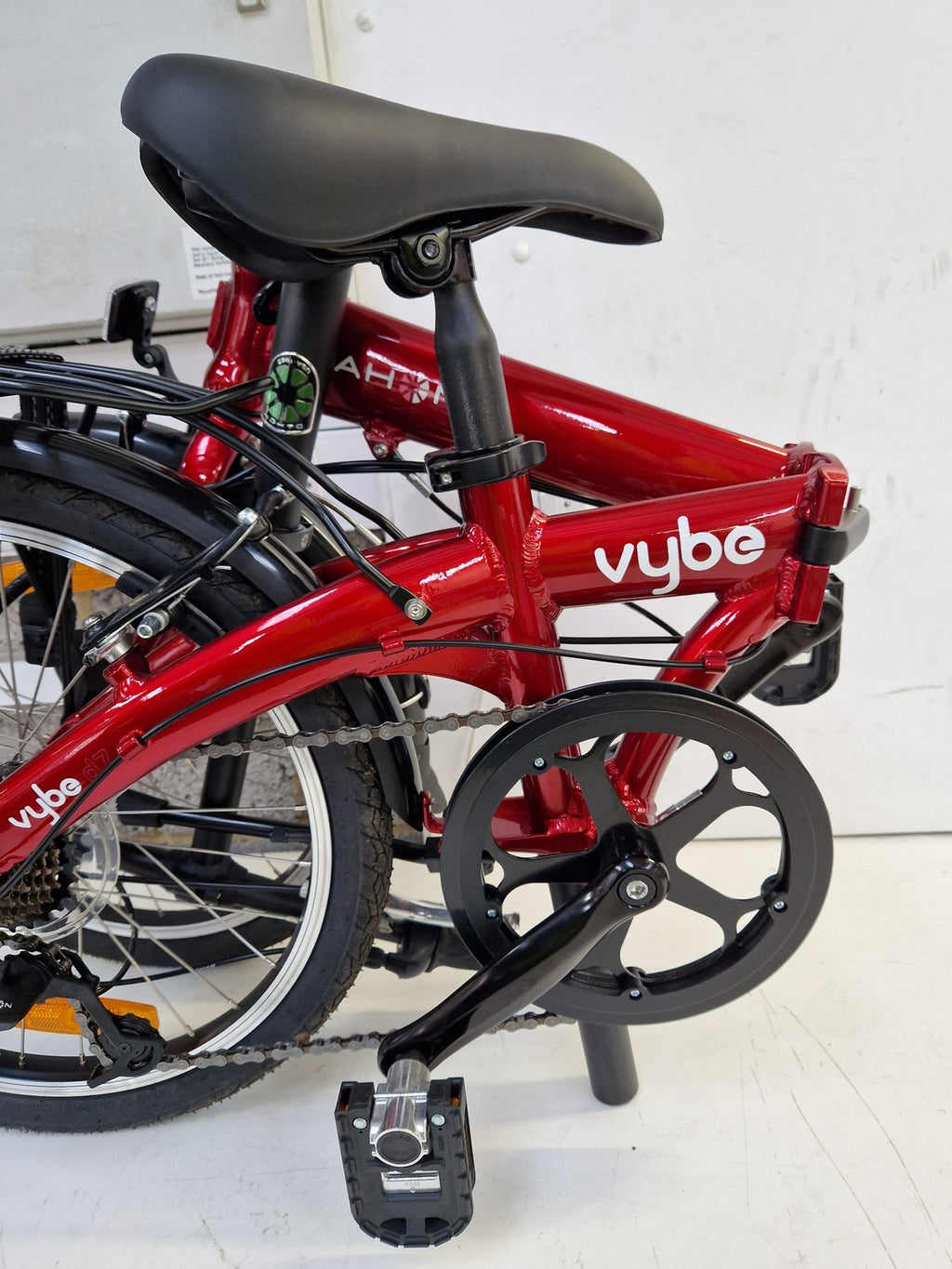 Dahon Vybe D7 Folding Bike 20in Aluminium 7 Speed Commuter - Red (Used/Scuffs)