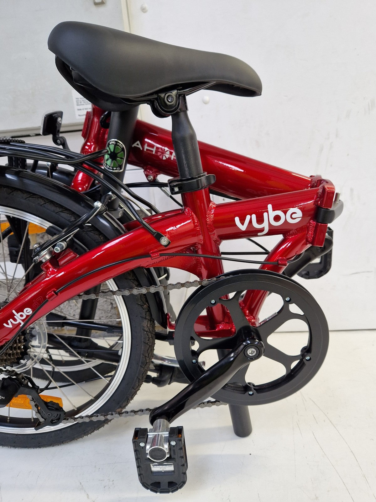 Dahon Vybe D7 Folding Bike 20in Aluminium 7 Speed Commuter - Red (Used/Scuffs)