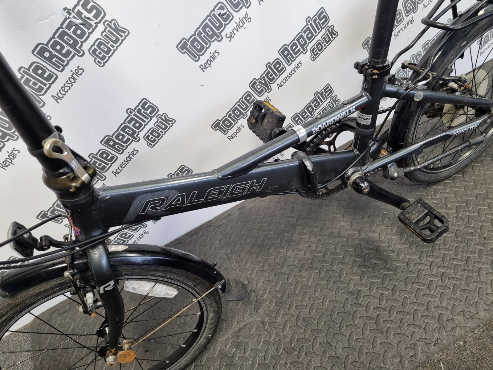 Raleigh Boardwalk Lite 20 Alloy folding bike | Fully Serviced