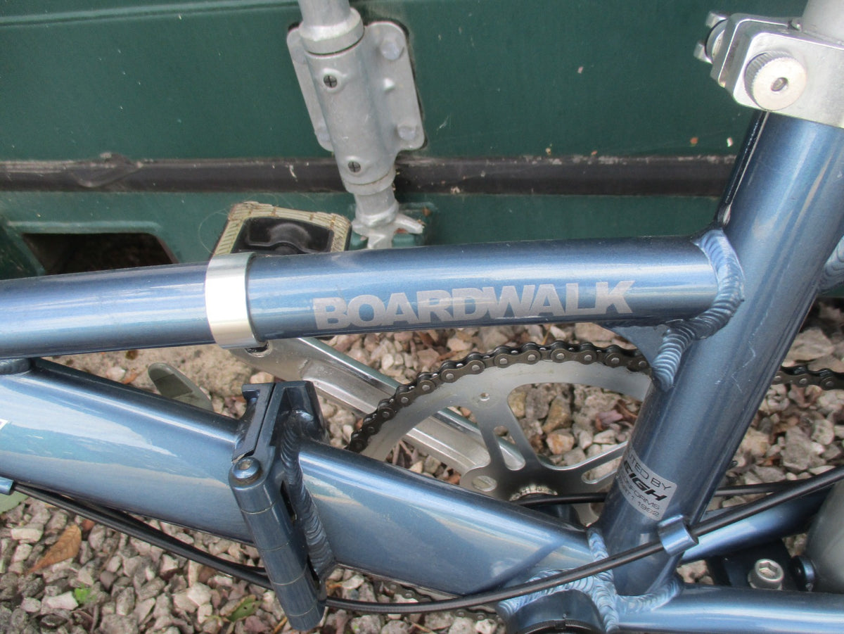 Raleigh Boardwalk Folding bicycle 20” wheels 6 speed, excellent condition