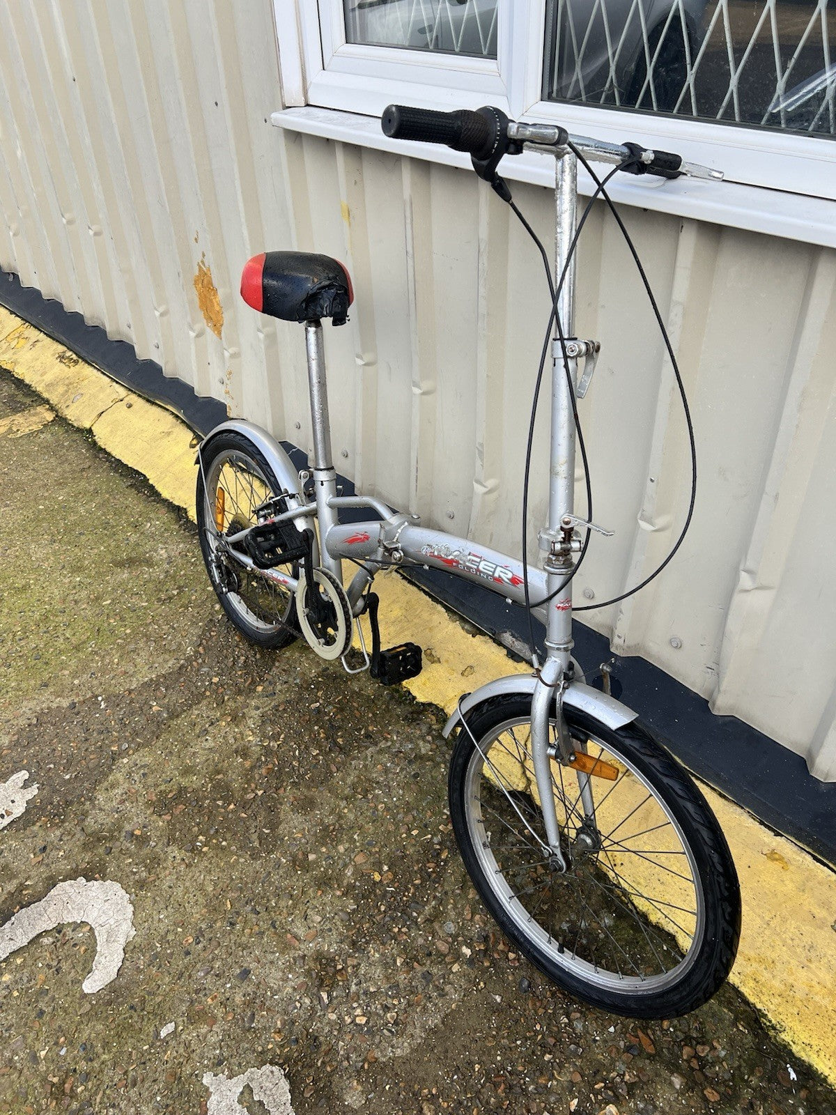 Aliminium Express Racer Folding Bike with 6gears (Need Some Repair)