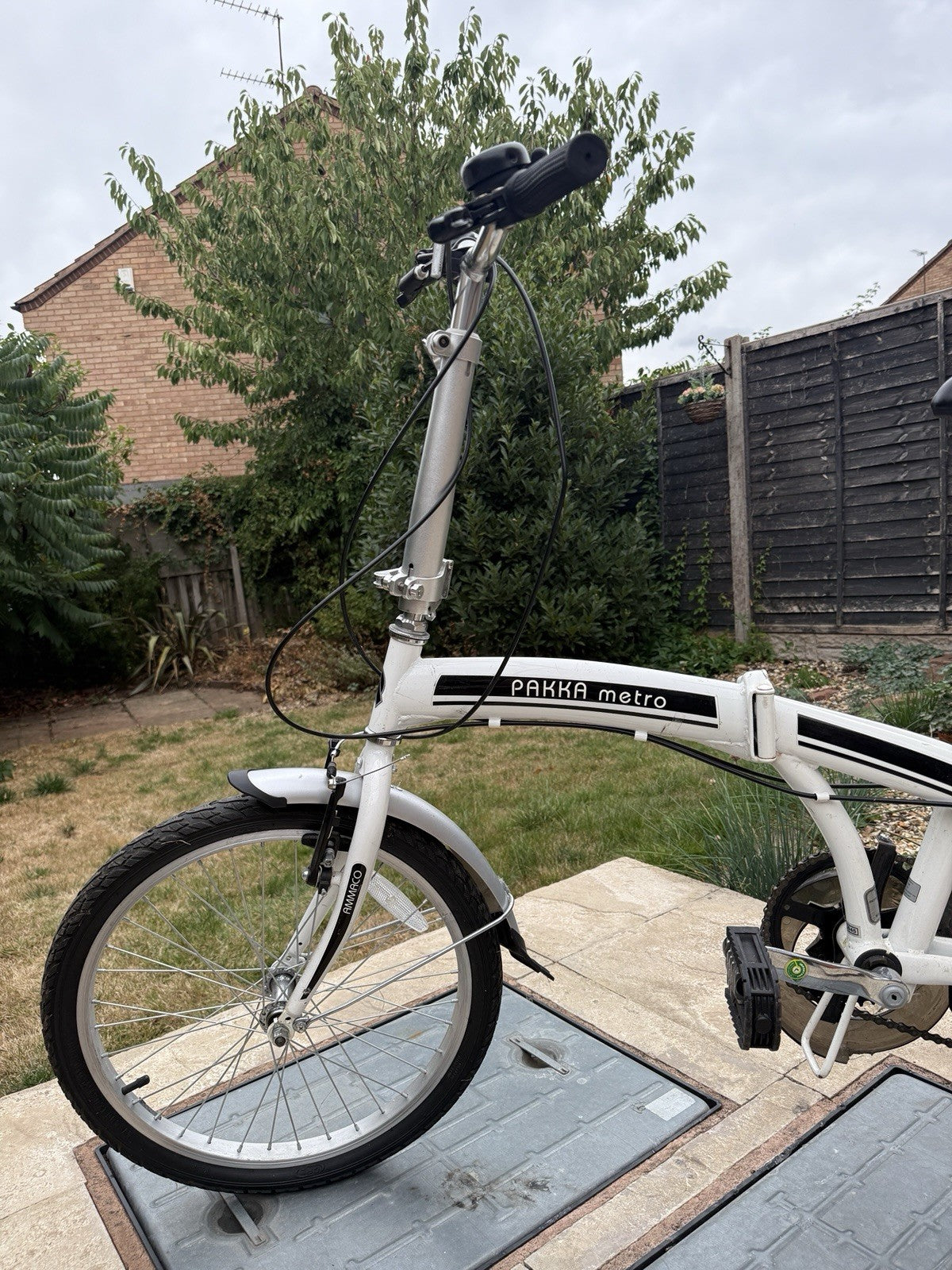Ammaco Pakka Metro Folding Bike 20" Wheel, White