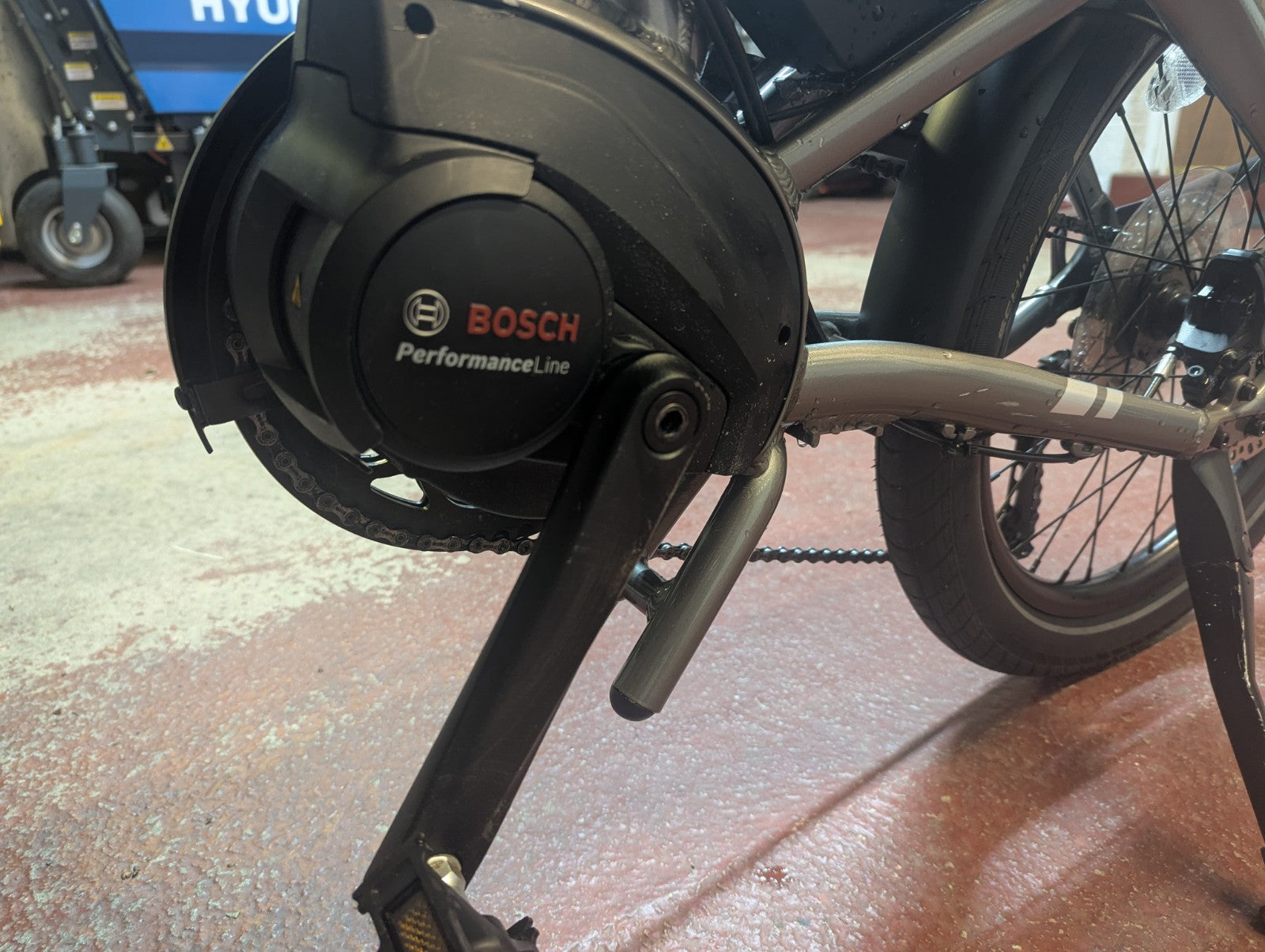 Tern Vektron S10 folding bike. Bosch Performance Line & Shimano Deore 10 gears