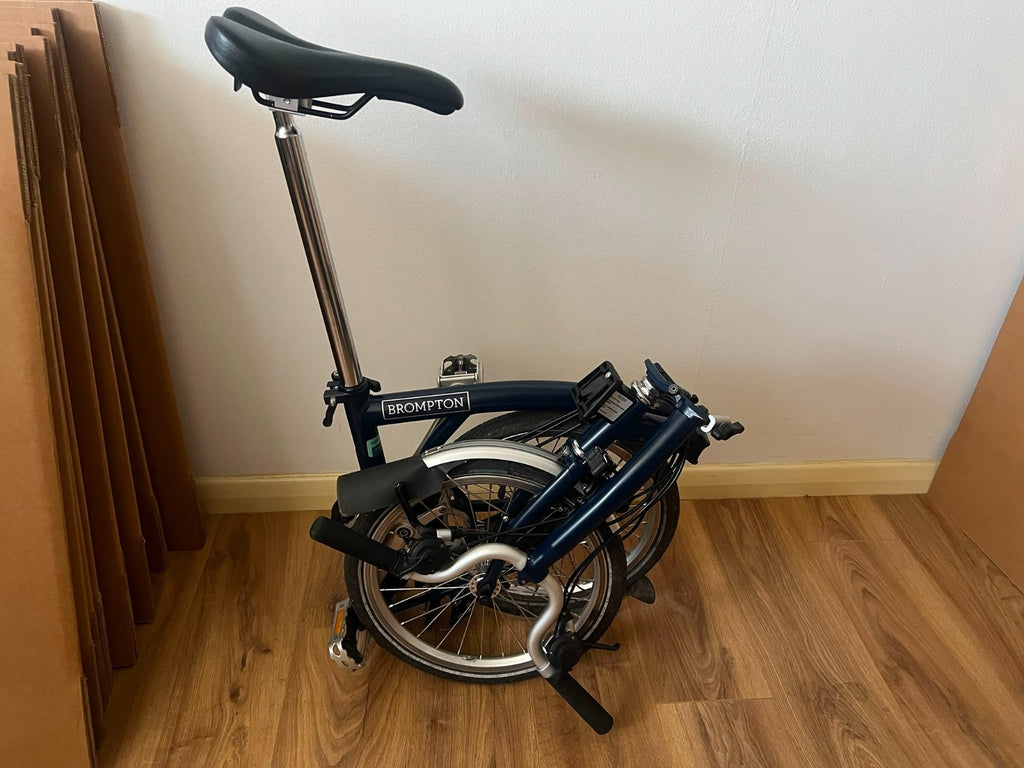 Brompton C Line M6L (6 Speed) folding bicycle - Navy BLUE (Excellent CONDITION)