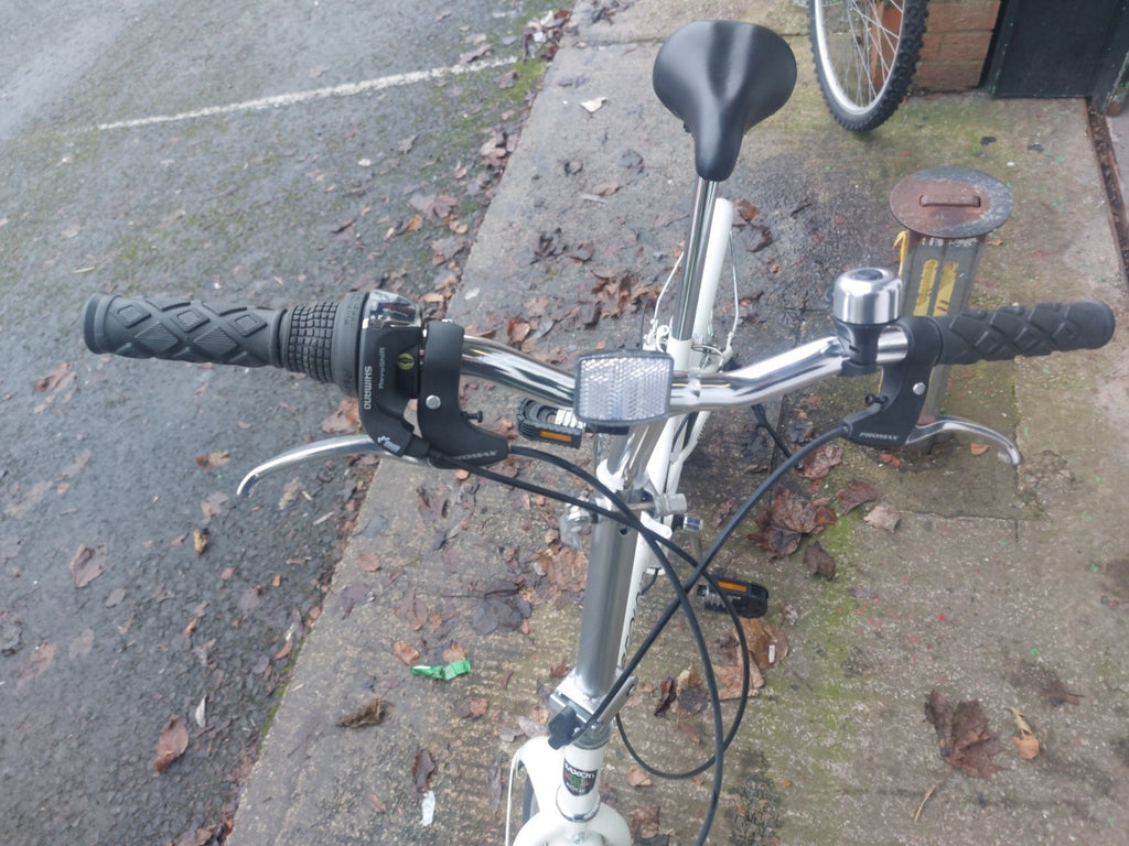 BRAND NEW SAXON FOLD UP BIKE 20 INCH WHEELS