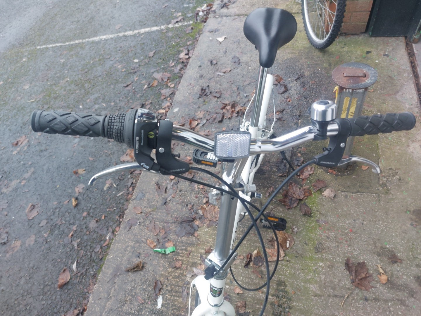 BRAND NEW SAXON FOLD UP BIKE 20 INCH WHEELS