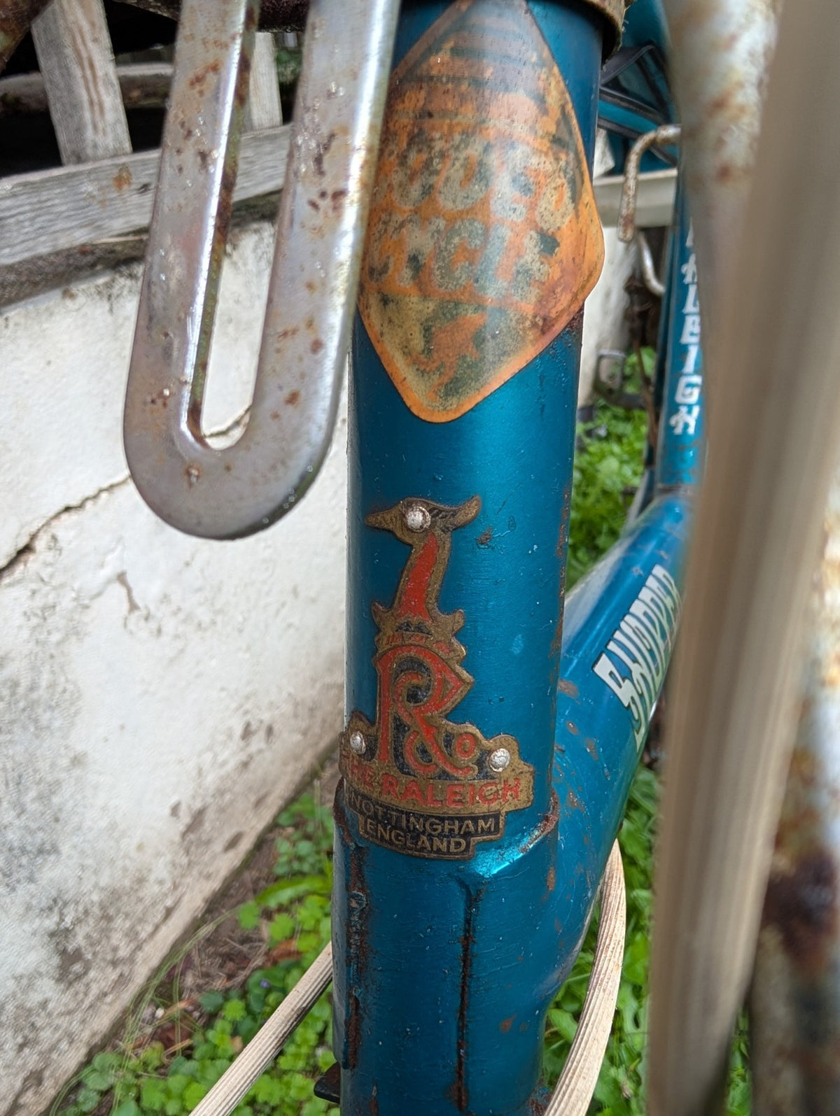 1970s Raleigh Shopper 20in Bike For Restoration. With Matching Racktop Bag.