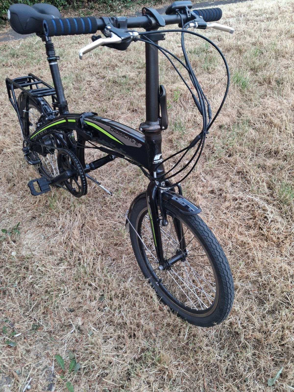 Carrera Crosscity Folding Bike 20in Black/Green, Mudguards, Rear Rack