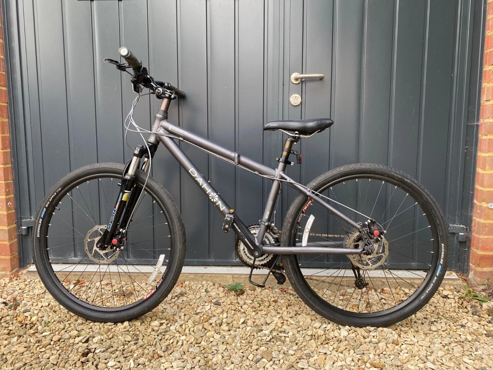 Dahon Matrix 2010 folding mountain bike, aluminium frame.