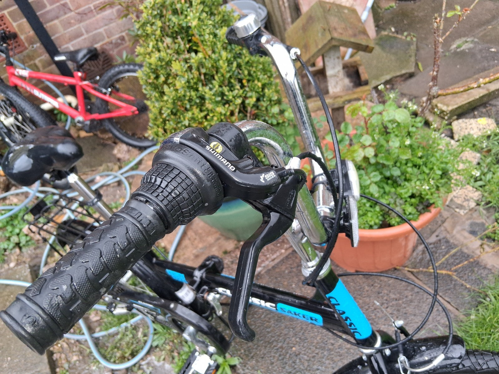 Saker Classic Venture Series Folding Bike 6-Speed. Amazing Condition.
