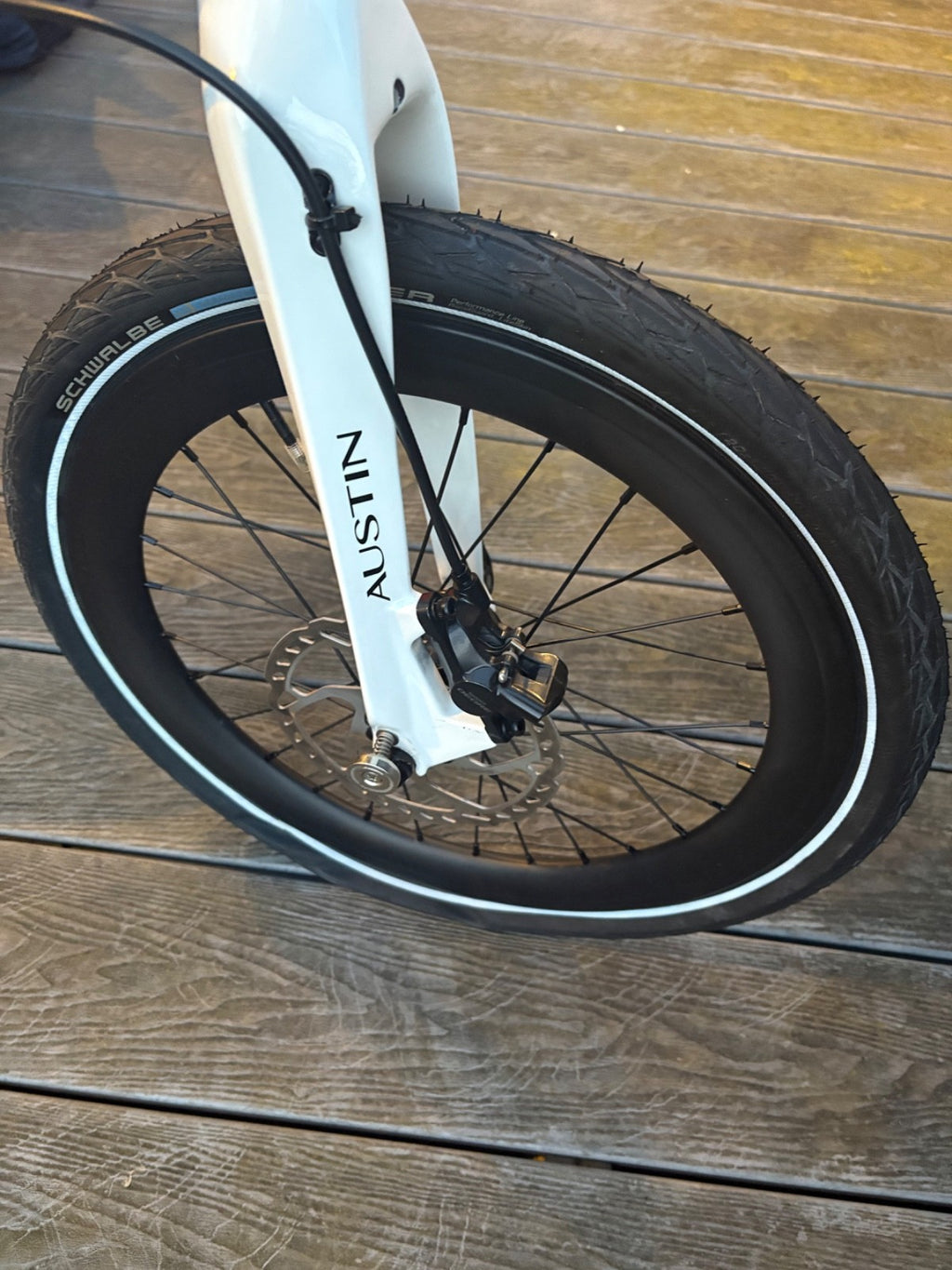 White Lightweight Folding Bike Austin ATTO carbon monocoque frame