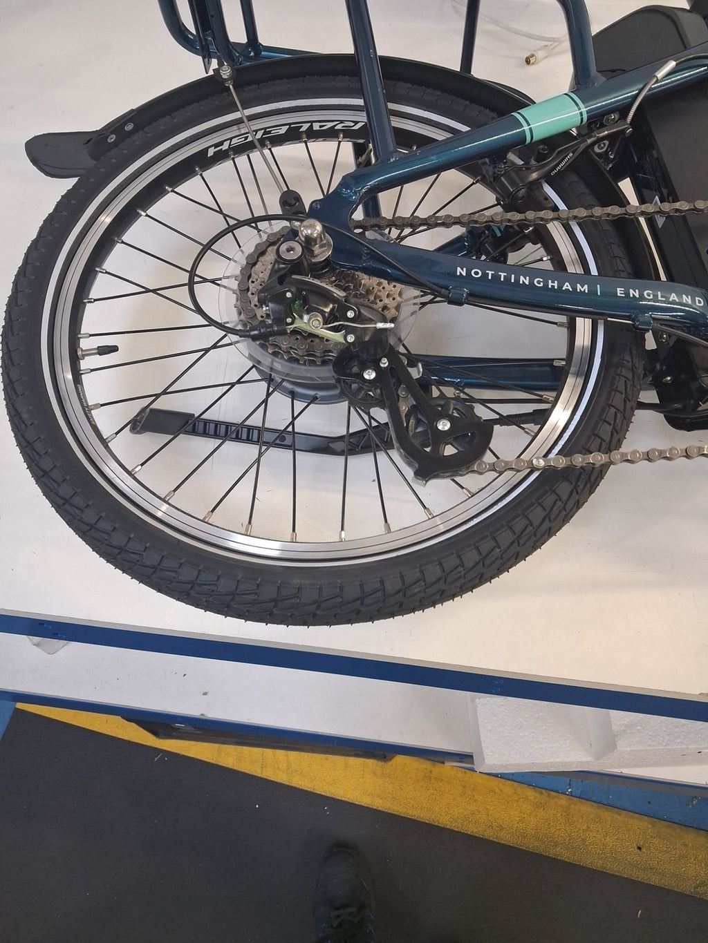 Raleigh 2019 Evo Alloy Folding Bike 20" Wheel Blue Green (Scratch/No Battery)