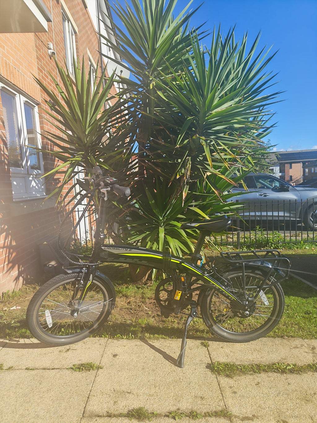 Carrera Crosscity E folding bike , 20'' wheels, black/green