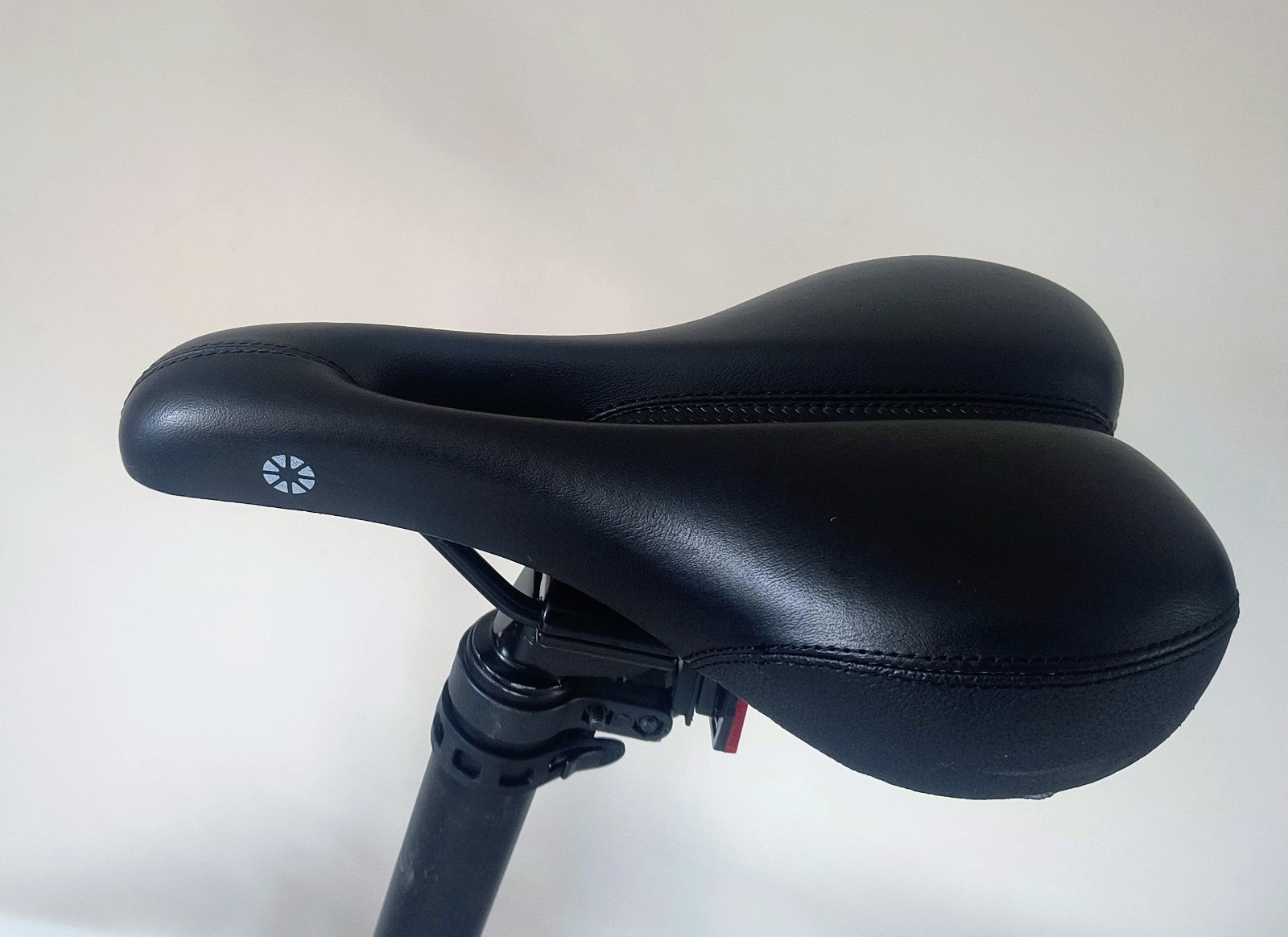Dahon Hit Folding Bike - 20" - UPGRADED - Schwalbe 365s / Alloy Pedals /  Saddle