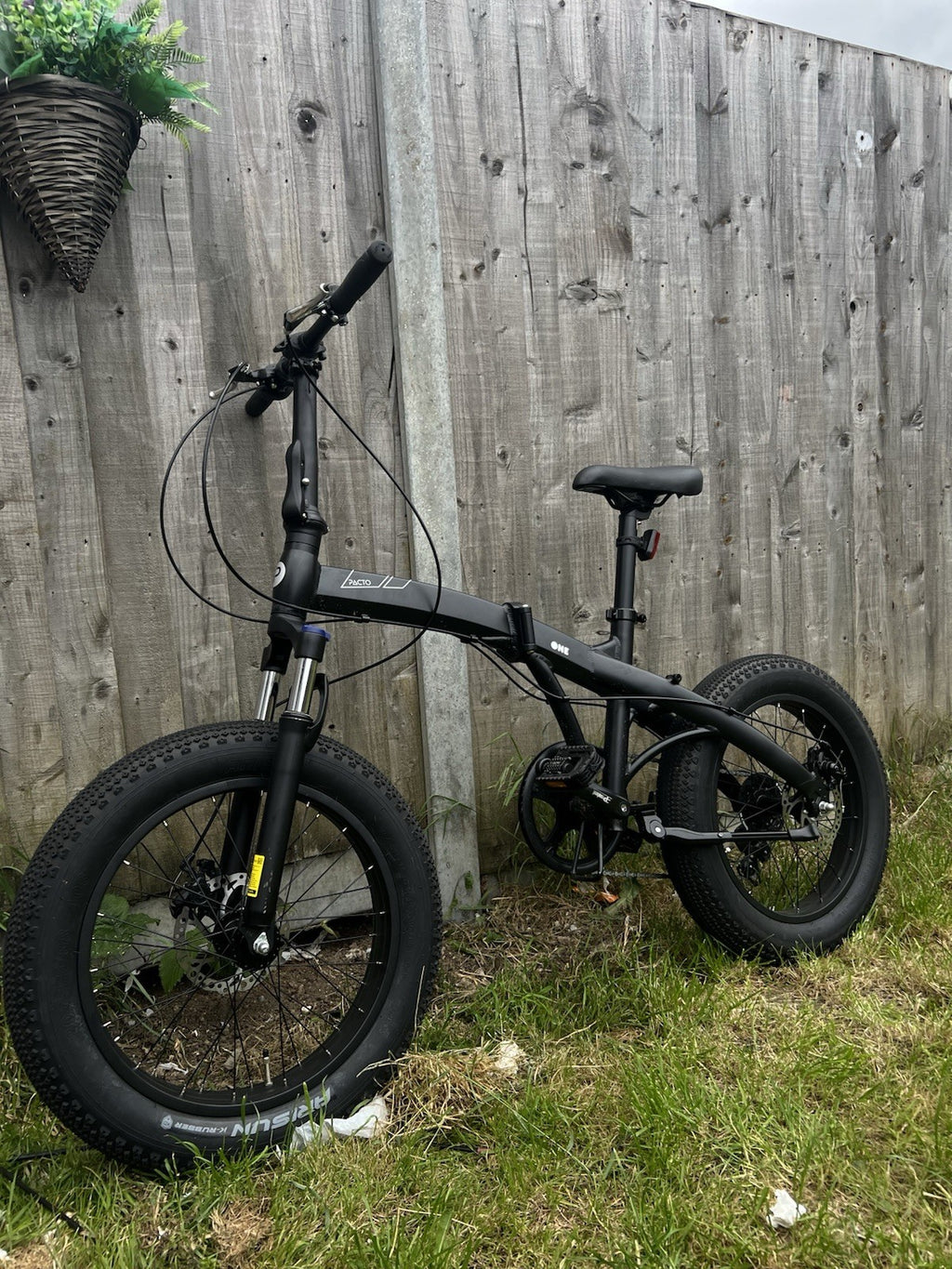 Pacto One Folding Bike 20in Black Front Suspension Mechanical Disc 1 Speed