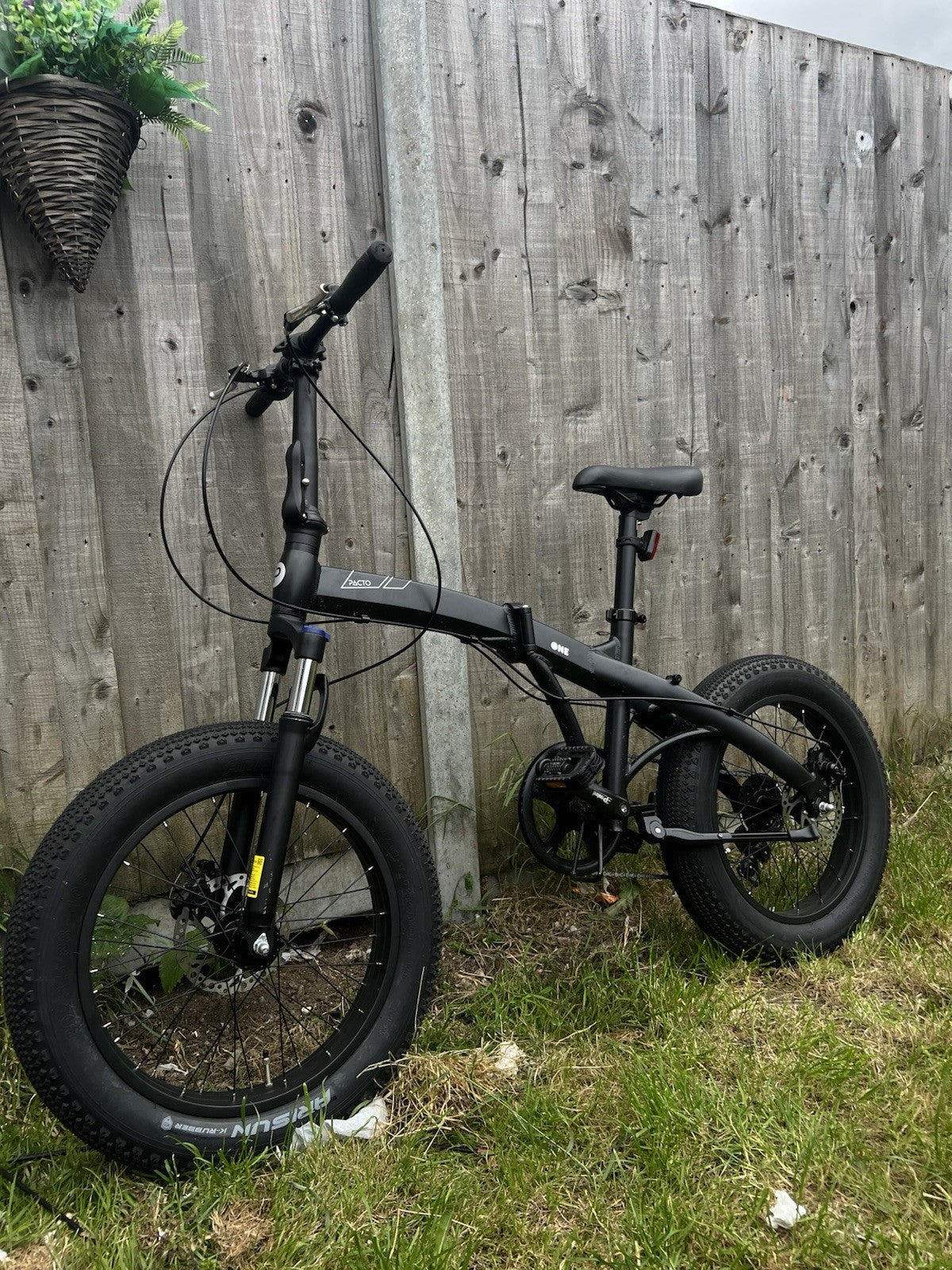 Pacto One Folding Bike 20in Black Front Suspension Mechanical Disc 1 Speed